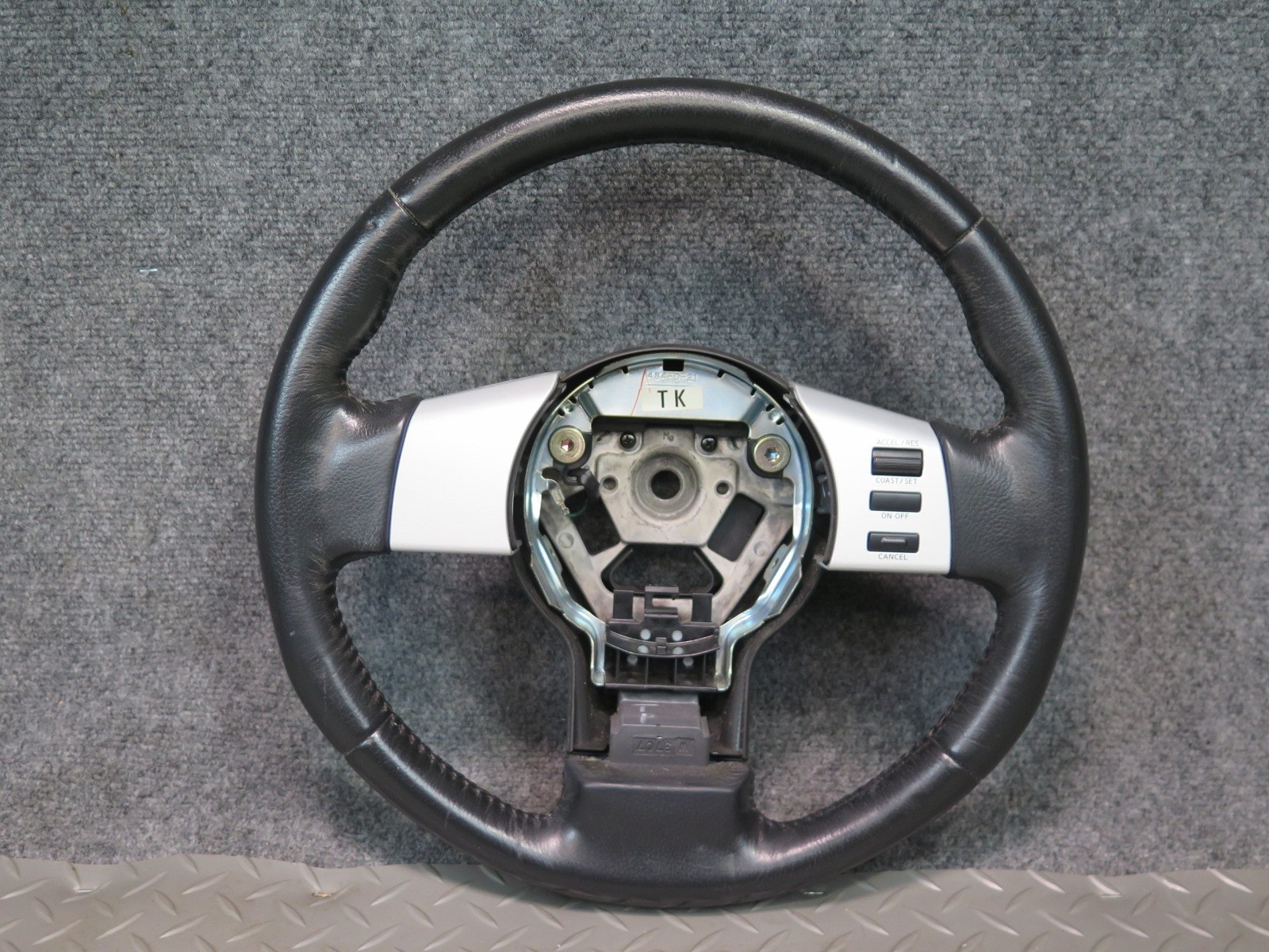 04-05 NISSAN 350Z Z33 CONVERT MULTIFUNCTION LEATHER STEERING W CRUISE BLACK OEM