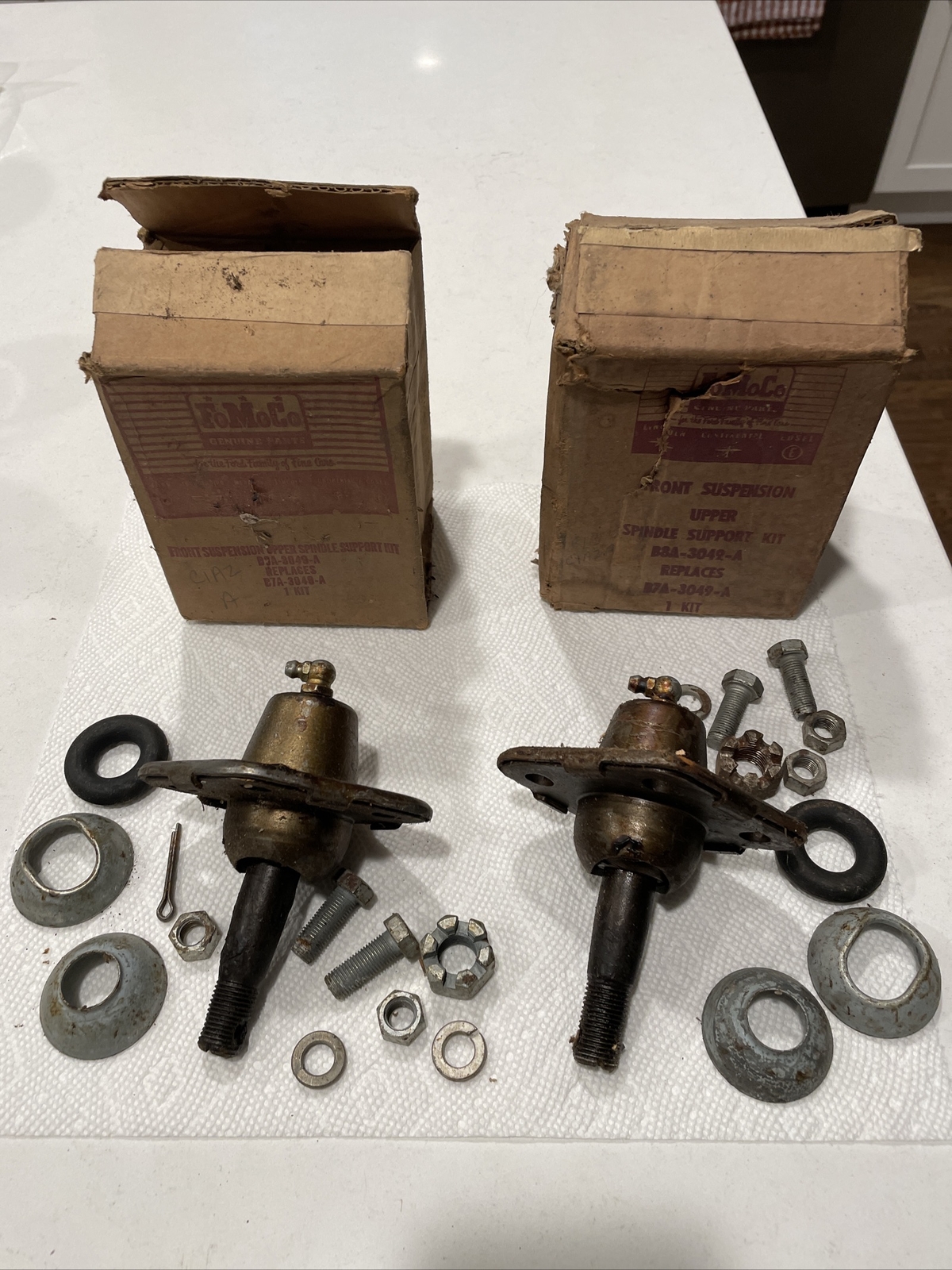 NOS Ford B8A-3049-A 1958-60 Thunderbird 587-64 Fairlane Upper Ball Joints OEM
