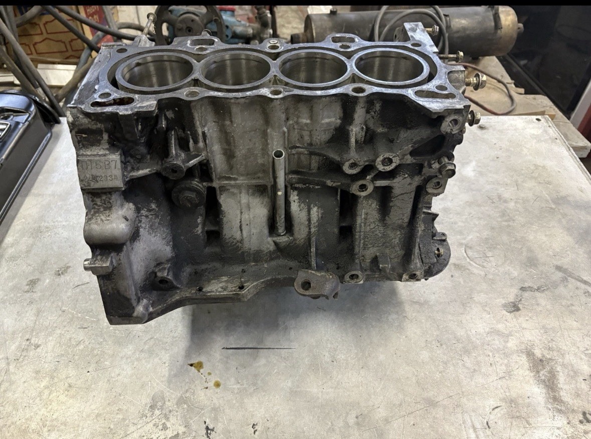 92-95 Honda Civic D15B7 Engine Block 11000-PM3-000 OEM 92-95 Honda Civic D15B7 Engine Block 11000-PM3-000 OEM