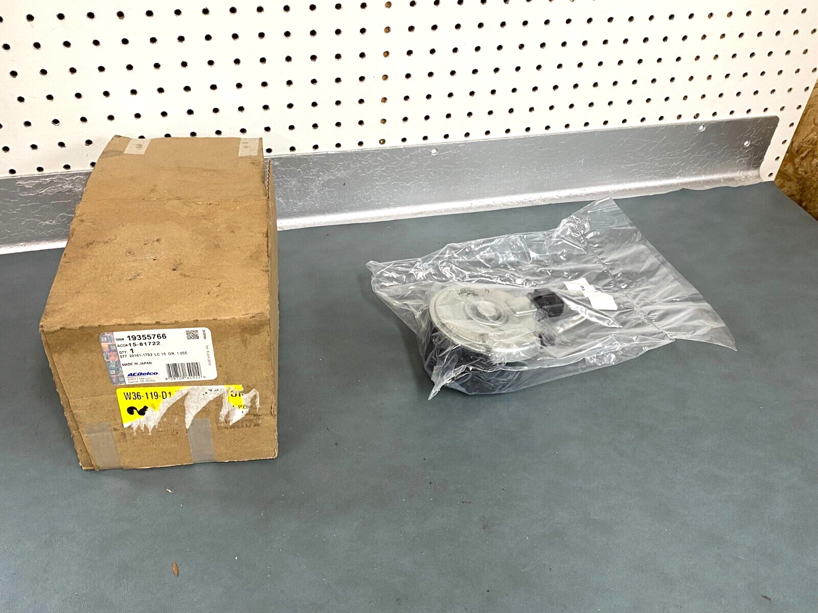 GM OEM NOS 19355766 Fan Motor 2012-2016 Chevrolet Camaro 6.2L V8 ZL1