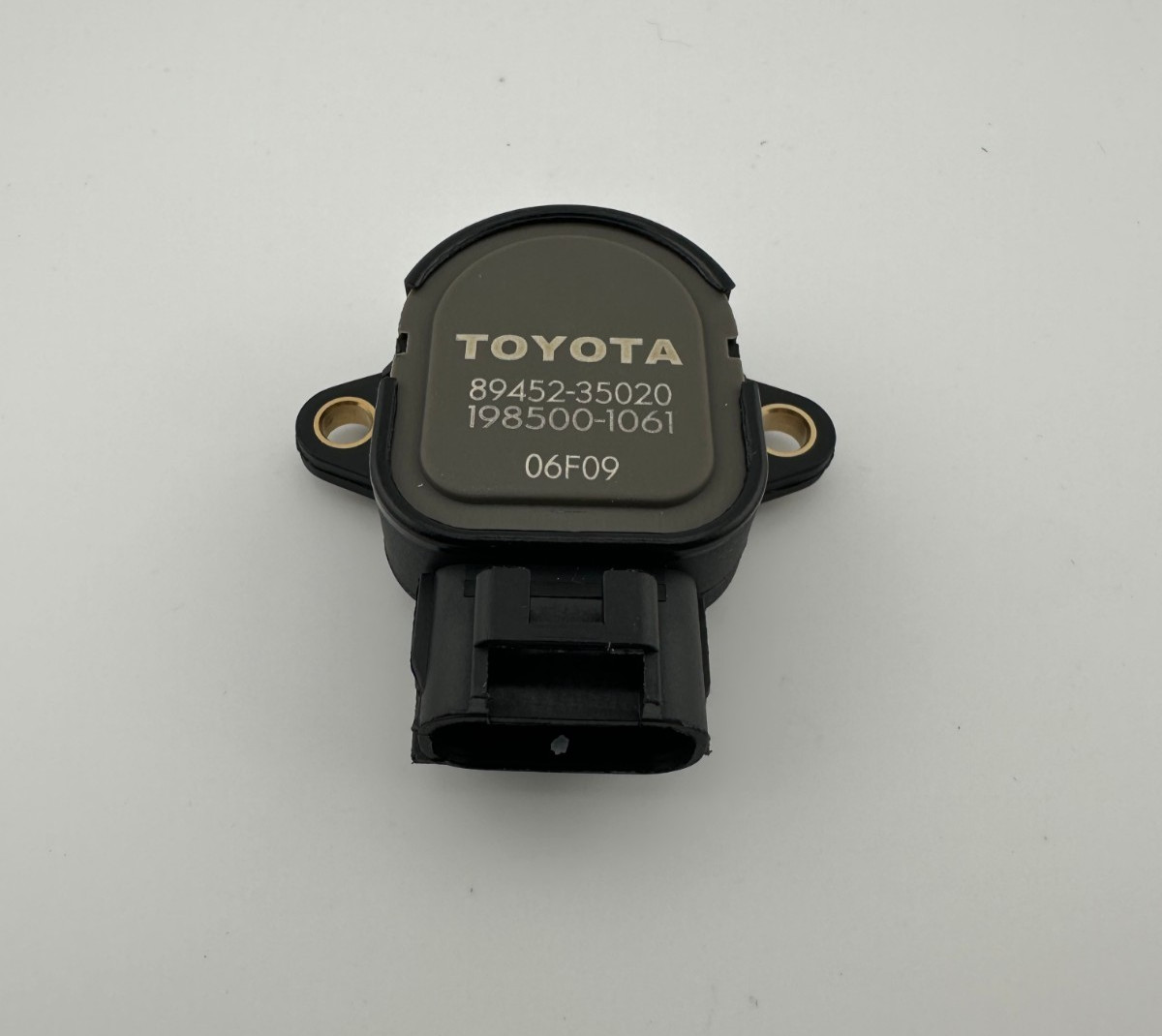 Toyota Corolla 4runner Tundra Throttle Position Sensor 8945235020 OEM Toyota Corolla 4runner Tundra Throttle Position Sensor 8945235020 OEM