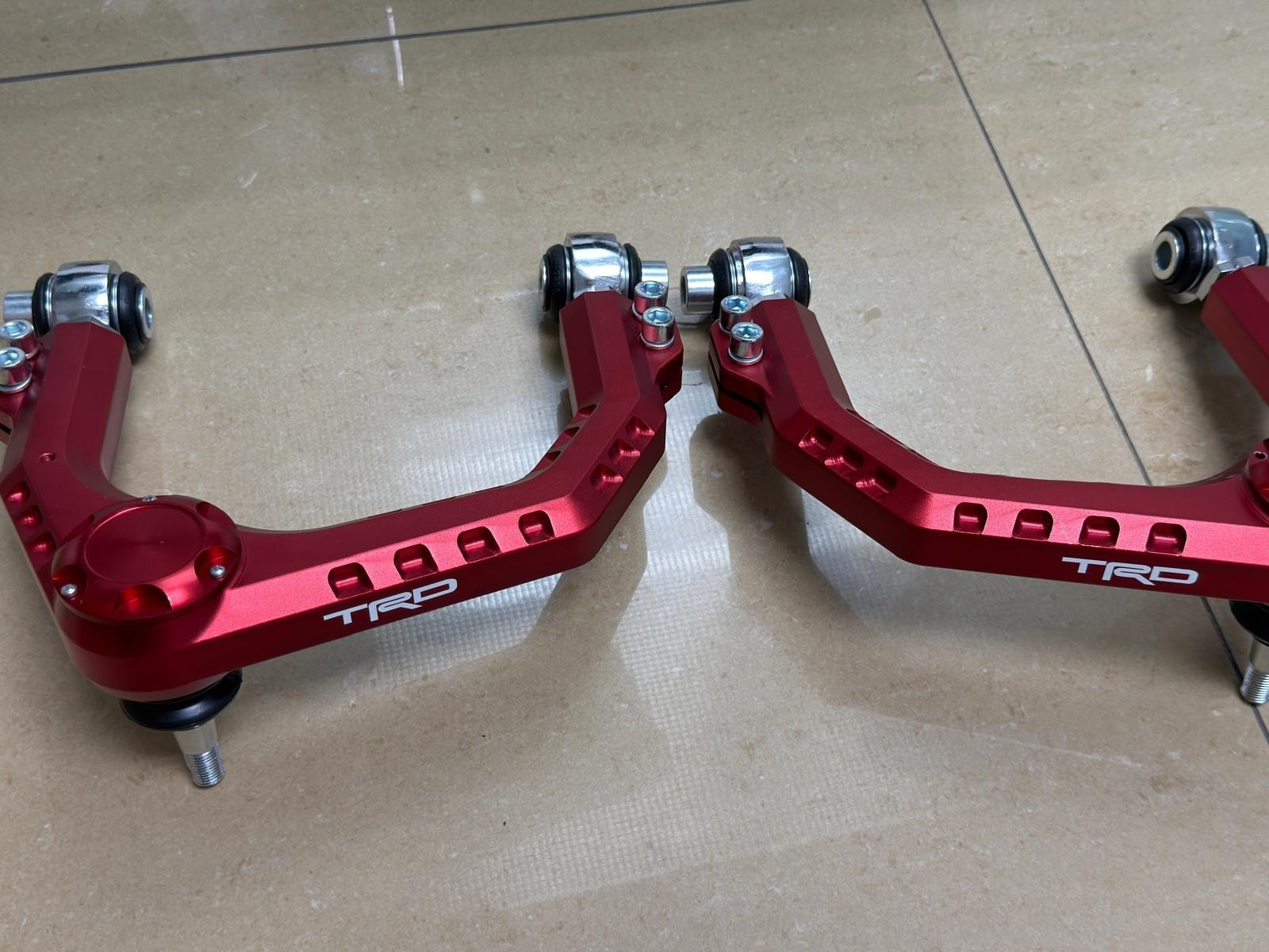 Aluminum Upper Control Arms 2-4\ Aluminum Upper Control Arms 2-4\