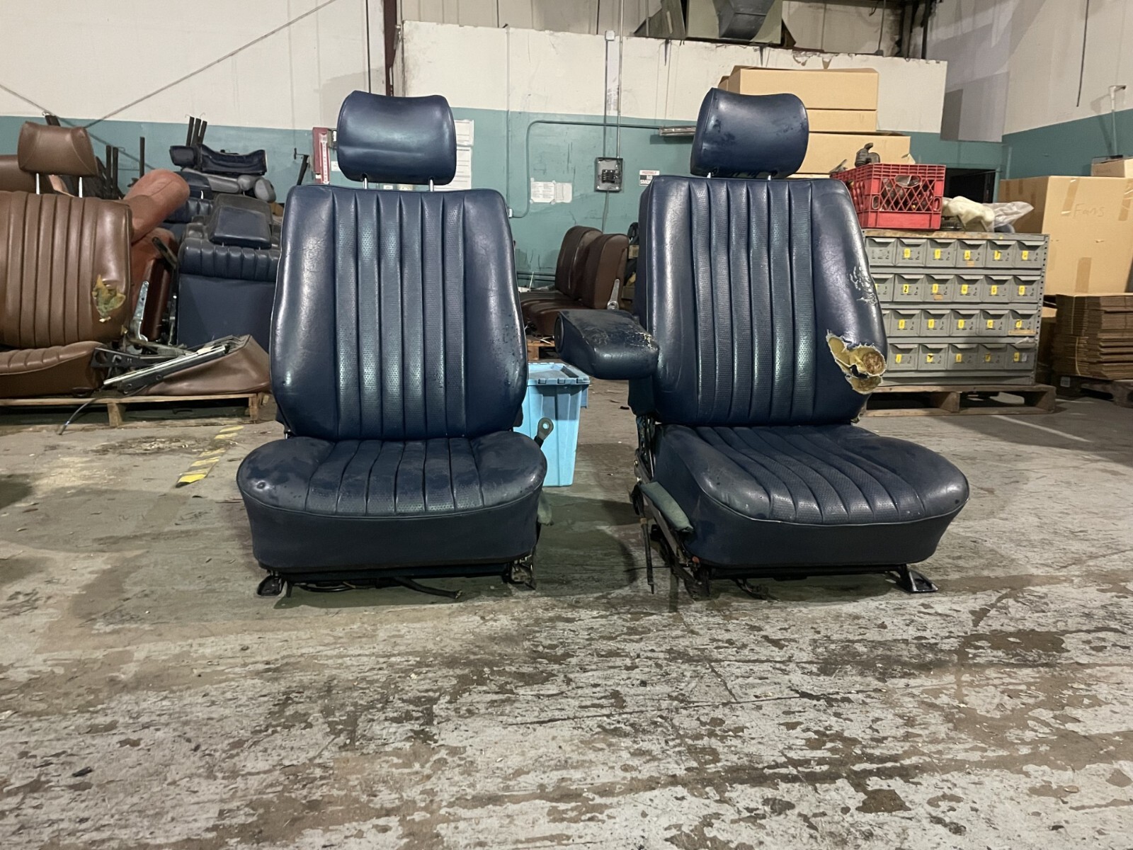1987 MERCEDES BENZ 300D W124 COMPLETE FRONT SEATS