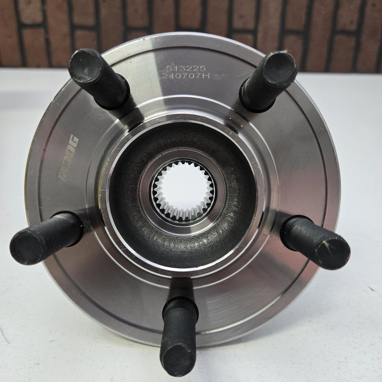 AWD MOOG Front Wheel Bearing and Hub Assembly for Charger Magnum Chrysler 300 AWD MOOG Front Wheel Bearing and Hub Assembly for Charger Magnum Chrysler 300