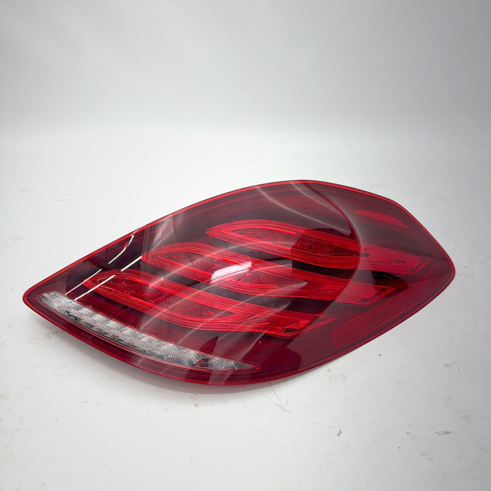 14-17 Mercedes W222 S550 S63 S65 S600 Sedan Right LED Tail Light A2229065701 OEM