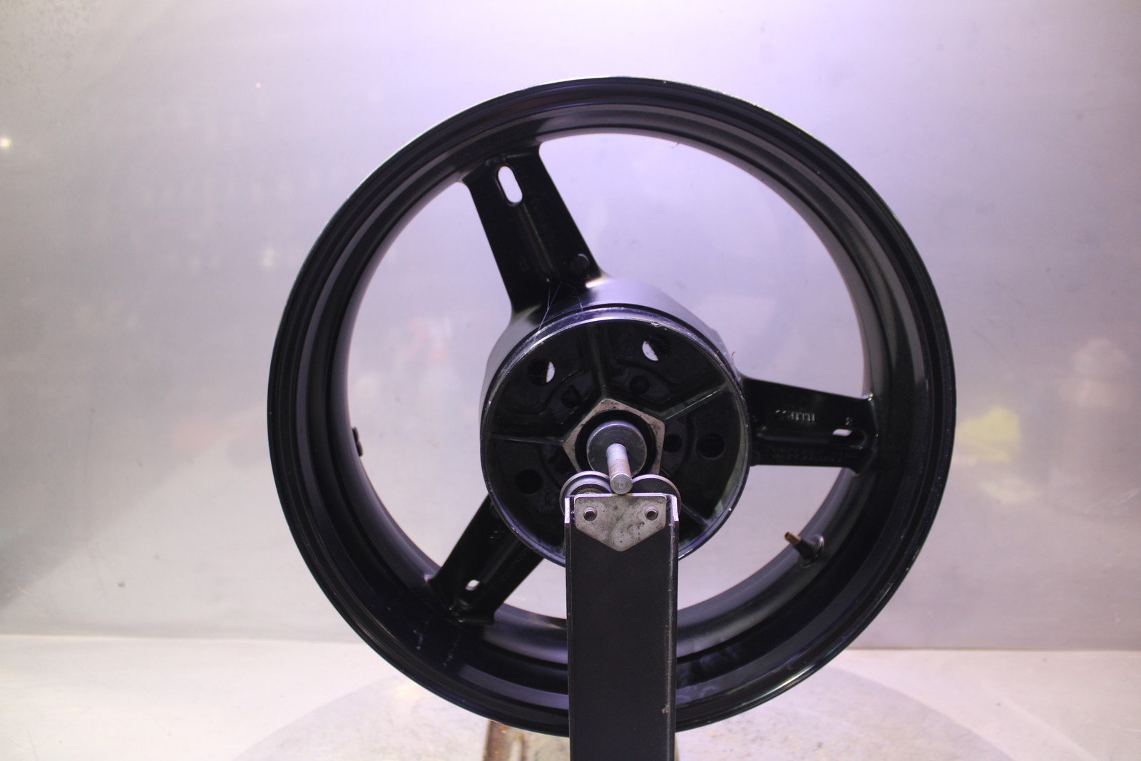 04-05 SUZUKI GSXR600 GSXR 600 REAR WHEEL BACK RIM Straight