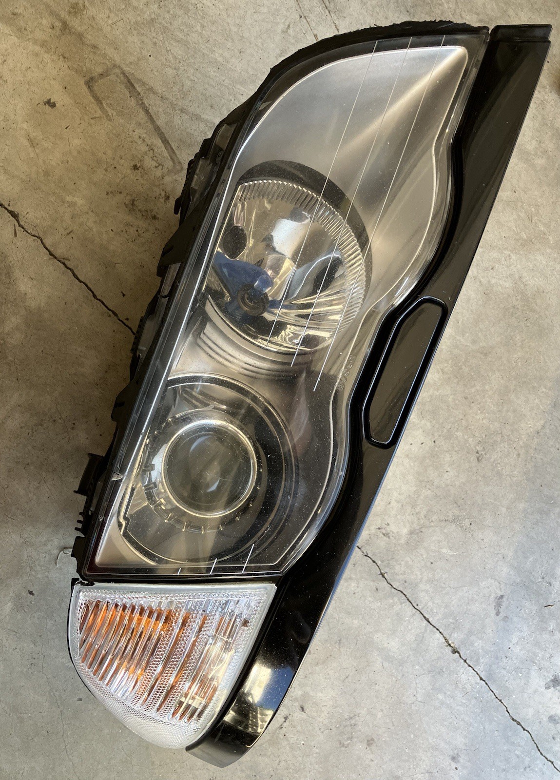 99-01 BMW E46 Sedan RIGHT RH Pass Side HEADLIGHT XENON SILVER BEZEL OEM 99-01 BMW E46 Sedan RIGHT RH Pass Side HEADLIGHT XENON SILVER BEZEL OEM