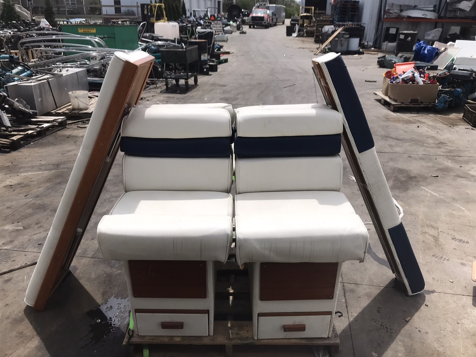 86 Sea Ray Weekender back to back seats with mount base