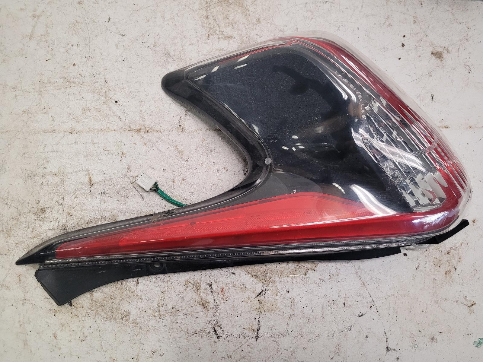 NISSAN JUKE R Taillight (quarter panel mounted), R. 15 16 17 NISSAN JUKE R Taillight (quarter panel mounted), R. 15 16 17