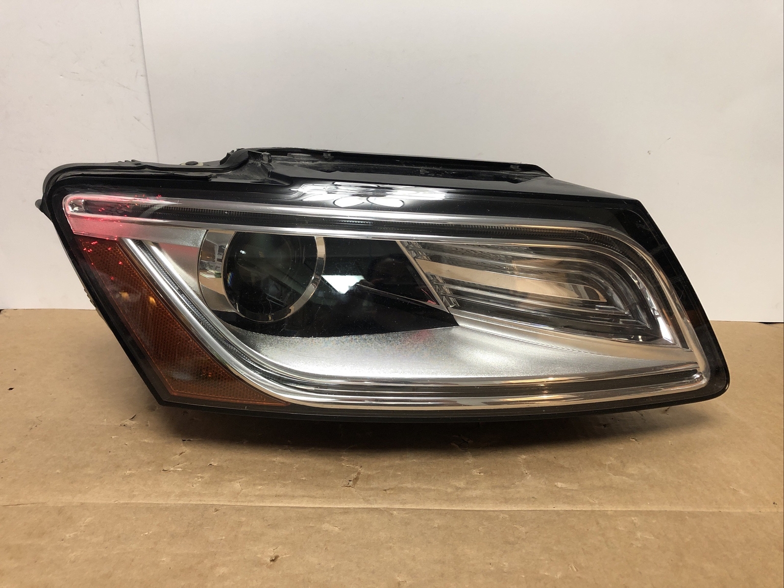 OEM 2013-17 Audi Q5 SQ5 Passenger Right Xenon HID Non-AFS Headlight 8R0941006E