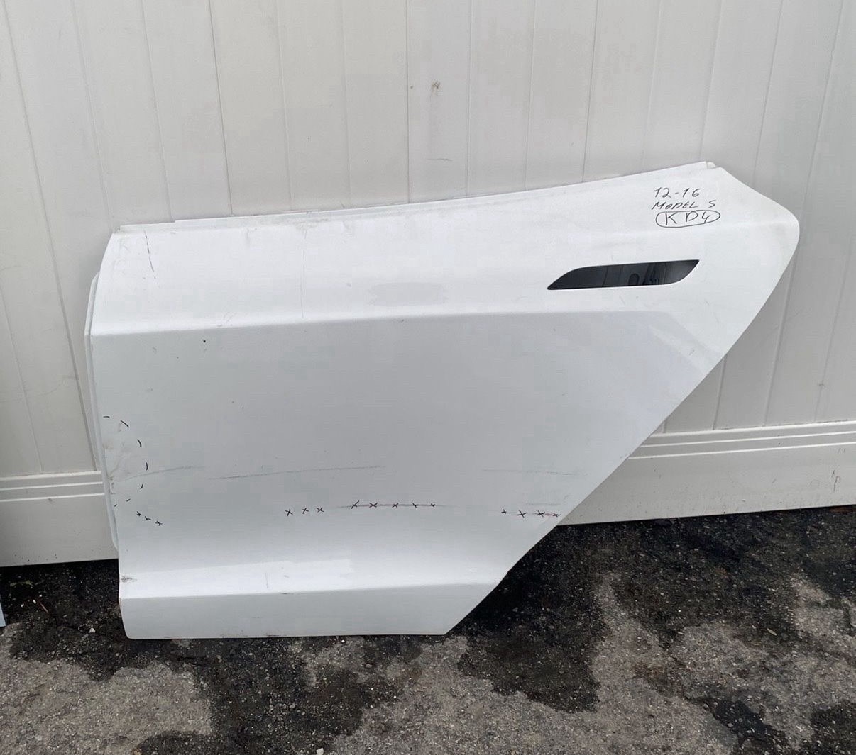 2012 2013 2014 2015 TESLA MODEL S REAR LEFT DRIVER DOOR OEM 6006394-00-G 2012 2013 2014 2015 TESLA MODEL S REAR LEFT DRIVER DOOR OEM 6006394-00-G