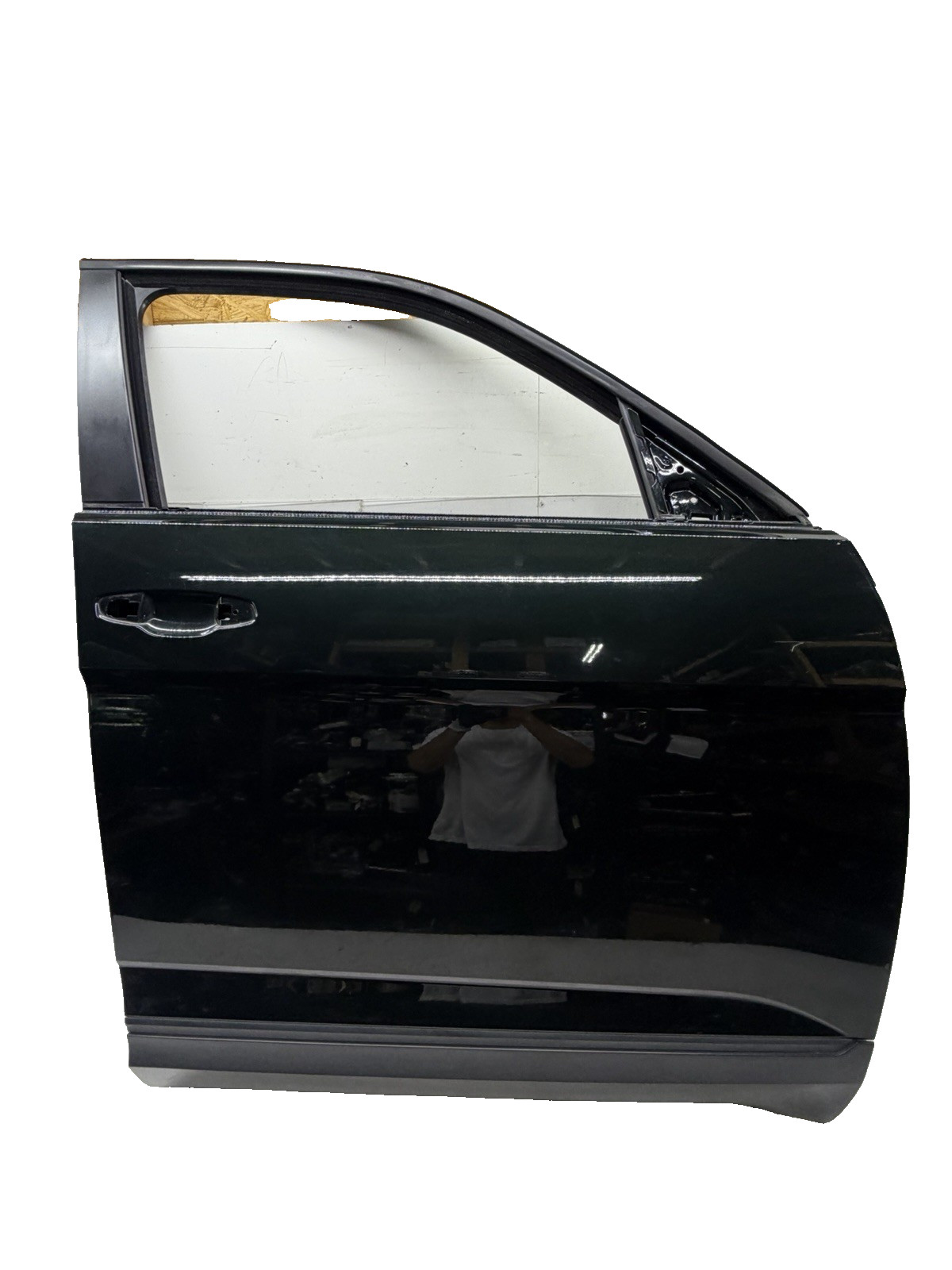 2018-2026 Volkswagen Atlas OEM Right Front Passenger Side Door Shell GREEN_Q9Q9
