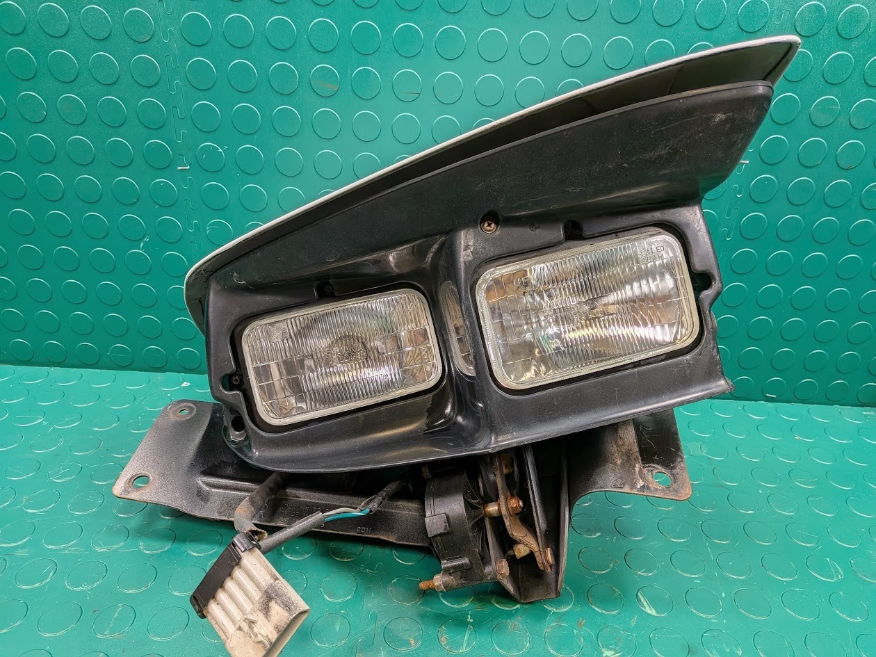 98-02 Pontiac Firebird Passenger Side Headlight Assembly White OEM 19177351 0299