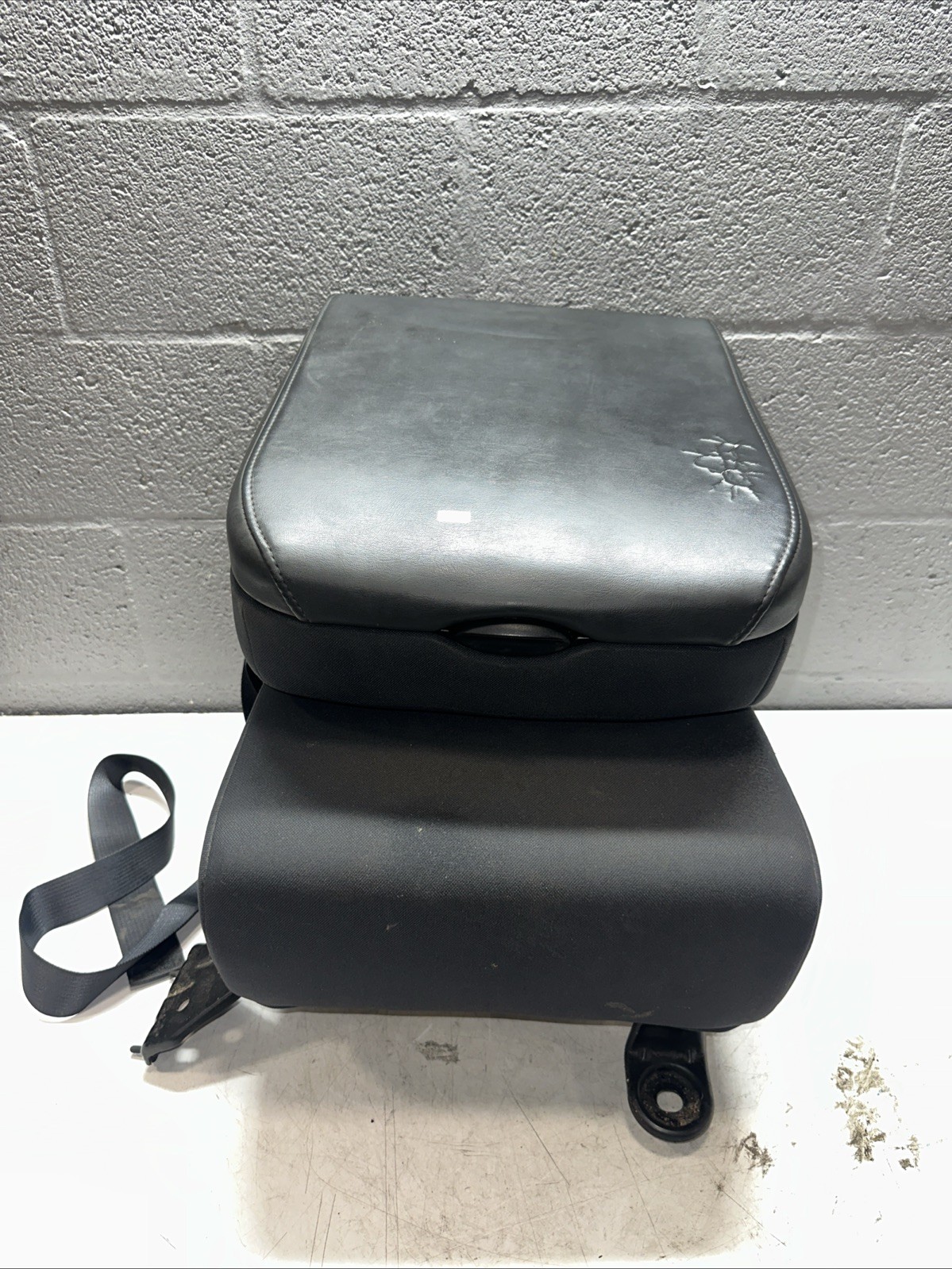 OEM 2009-2012 DODGE RAM 1500 Front Center Console Jump Seat