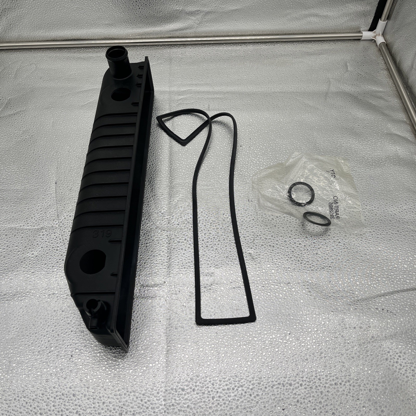 1994 - 2000 Chevrolet C1500 C2500 C3500 Radiator Inlet Tank NOS OEM GM 52469400