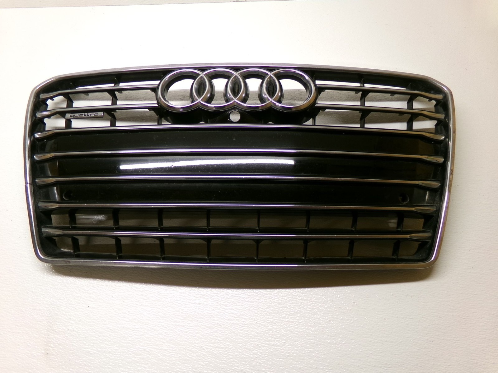 12-15 Audi A7 Quattro Front Center Radiator Grille Gloss Black OEM 4G8853651D