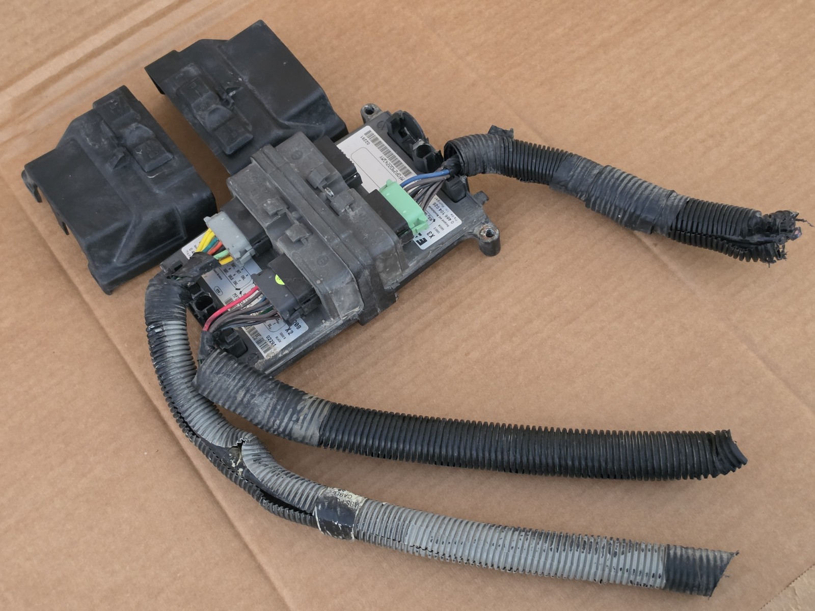 USED Eaton 300 208 Western Star 74101-3418 ABS Control Module / Plugs Monaco RV 