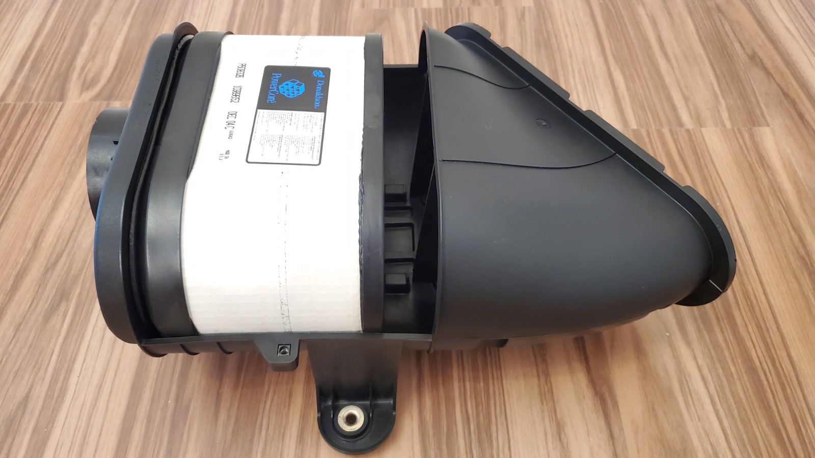 OEM 03-07 Hummer H2 Air Box & Filter Assembly MINT Dealer Take-Off 10389652
