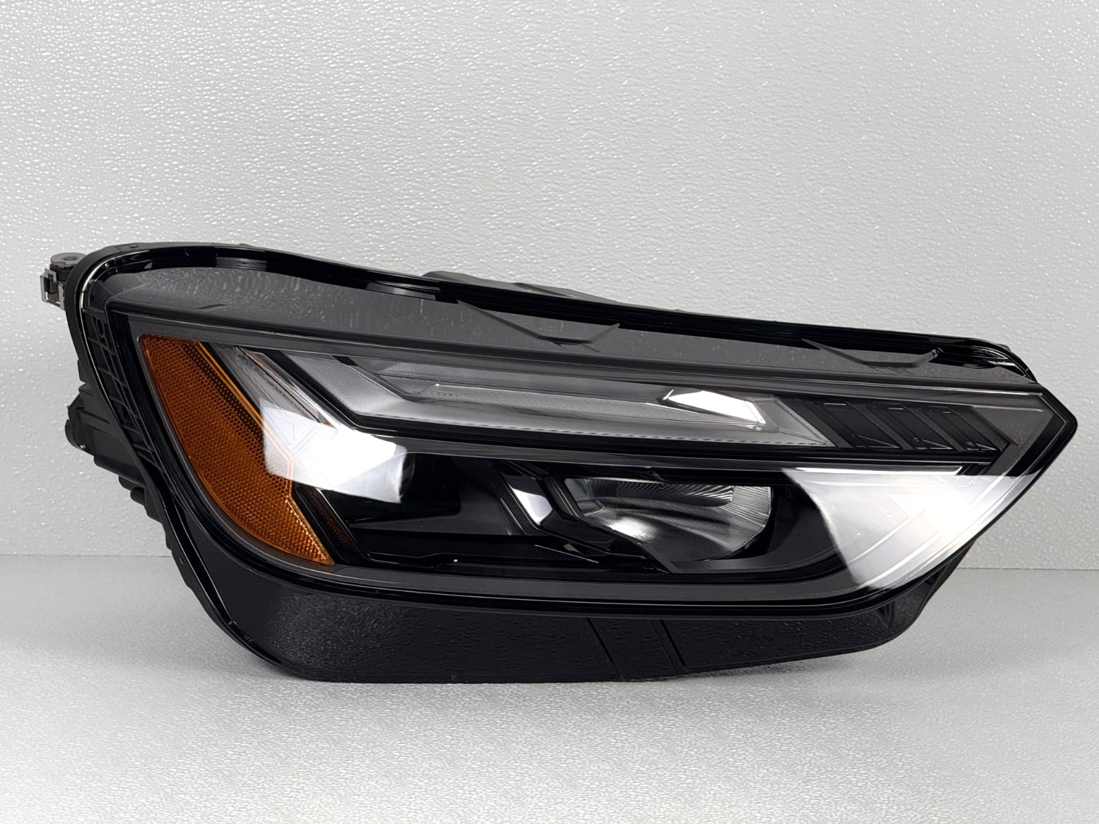GENUINE 2021-2025 AUDI Q5 SINGLE LED RIGHT PASSENGER HEADLIGHT 80A941774F
