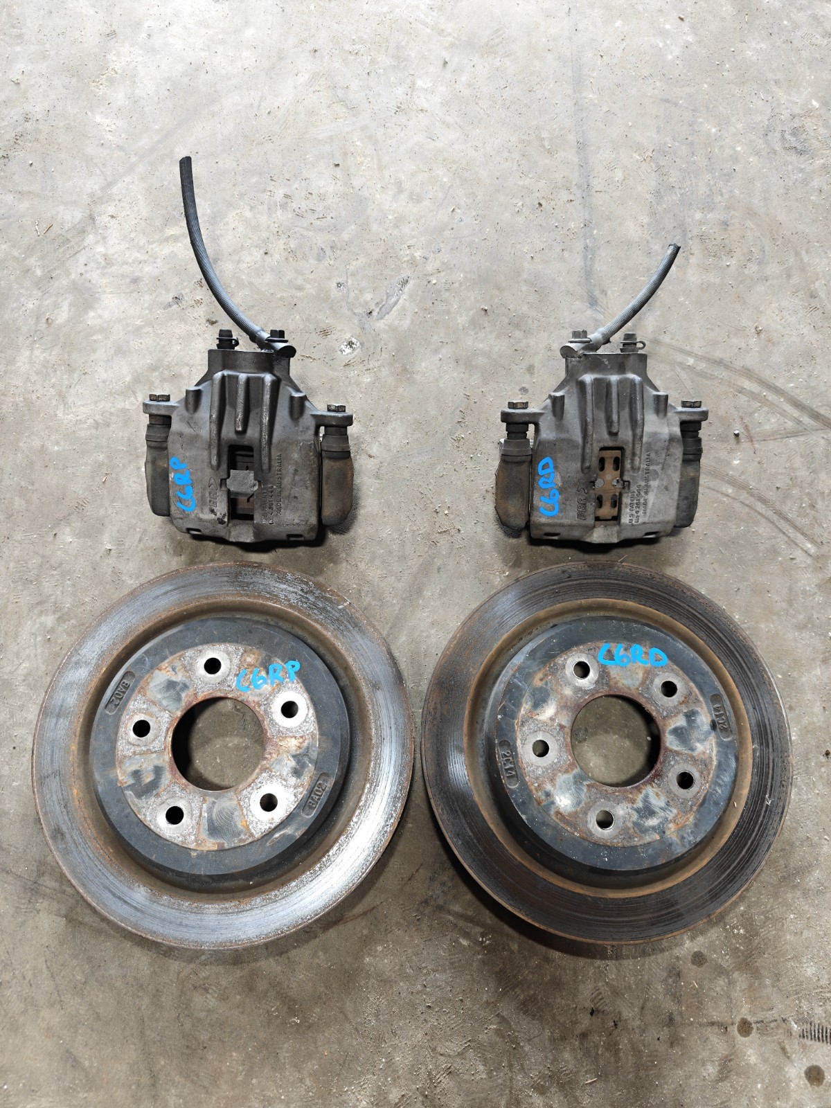 05-13 CHEVROLET CORVETTE C6 OEM REAR BRAKE CALIPERS AND ROTORS