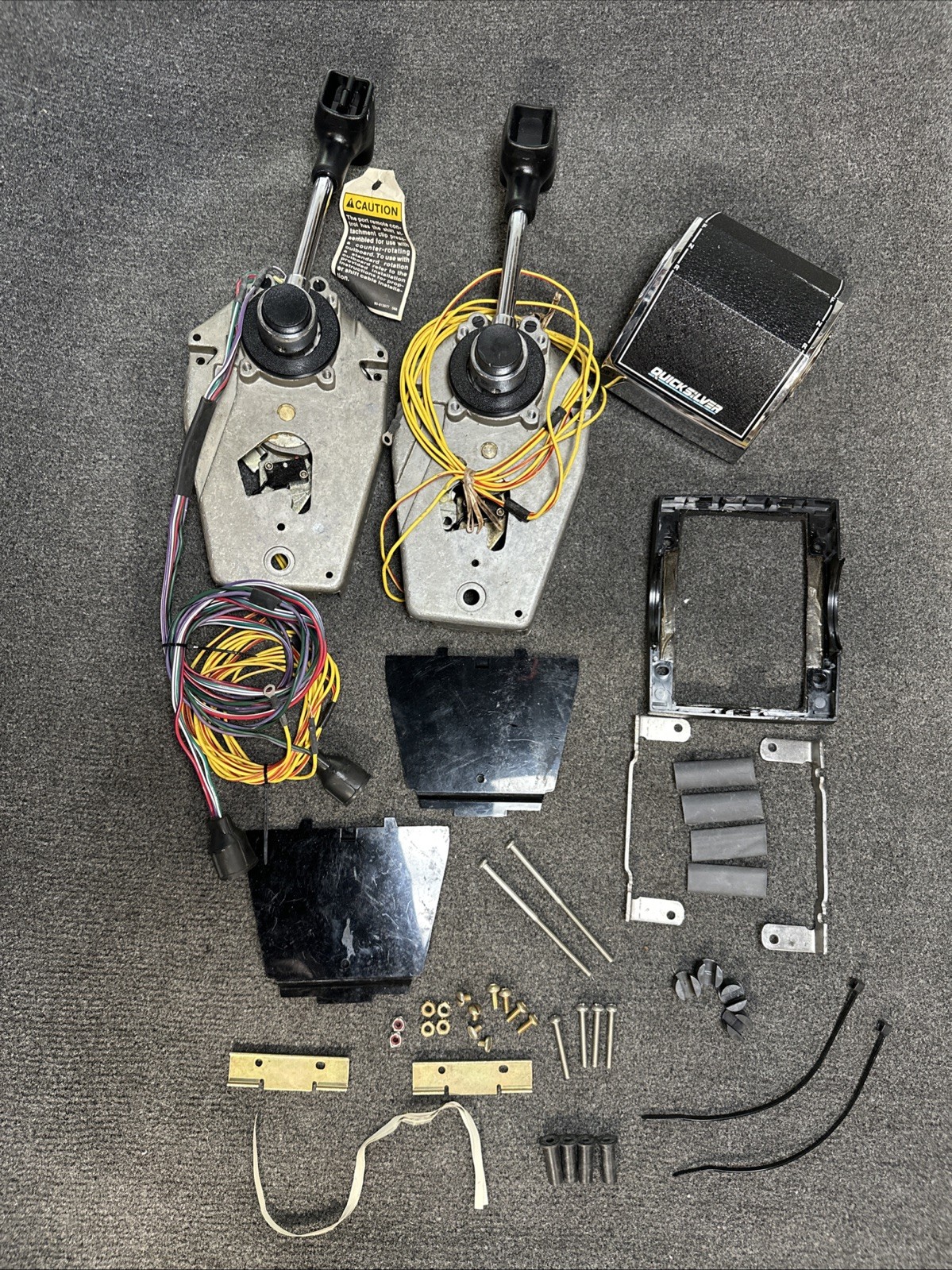 New Old Stock Mercury OEM Dual Engine Console Remote Control Assembly 88688A22