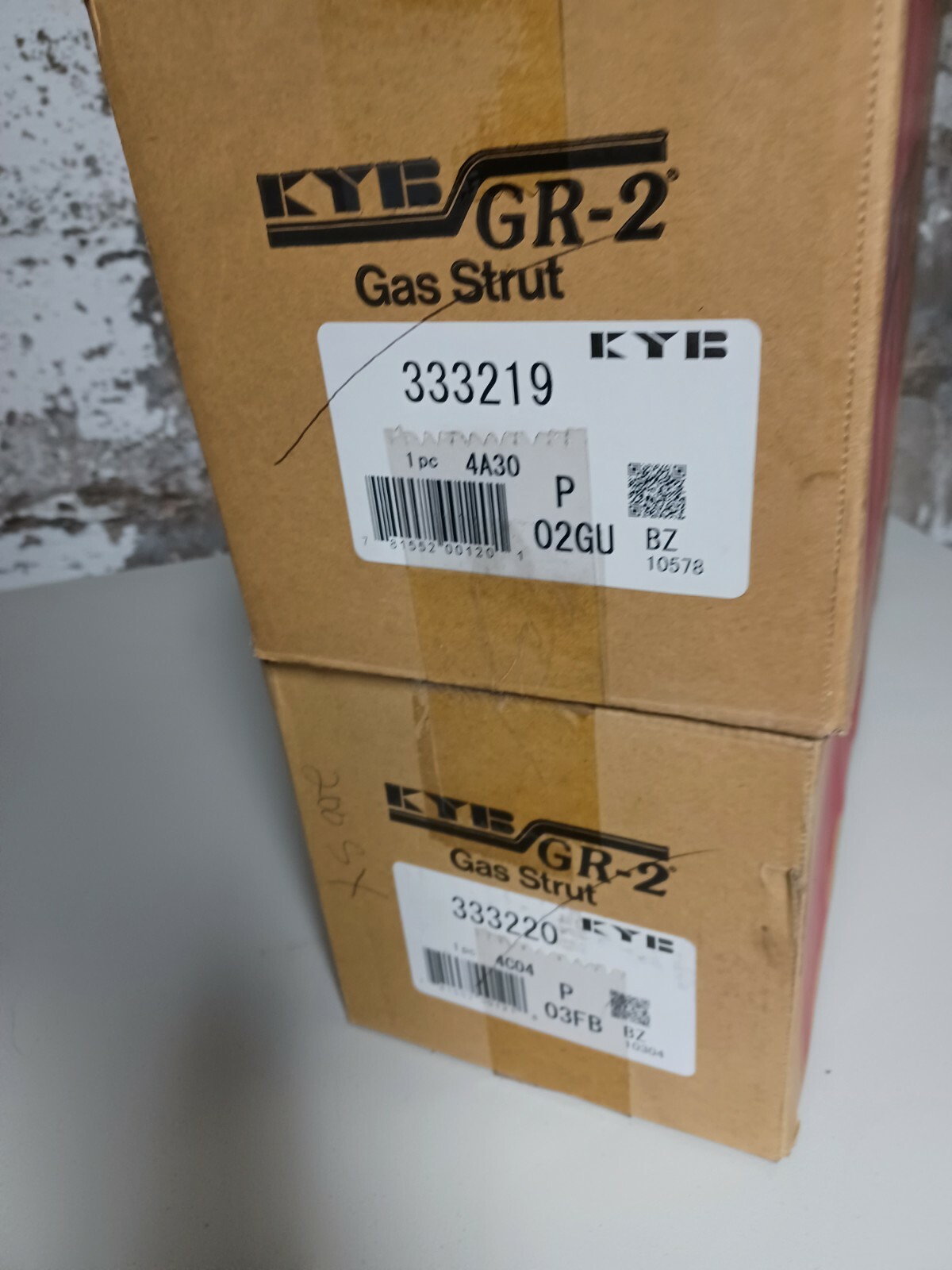 KYB GR2 FRONT SRUTS FOR 1995-1998 Nissan Sentra/200sx#333219 & #333220  LH & RH