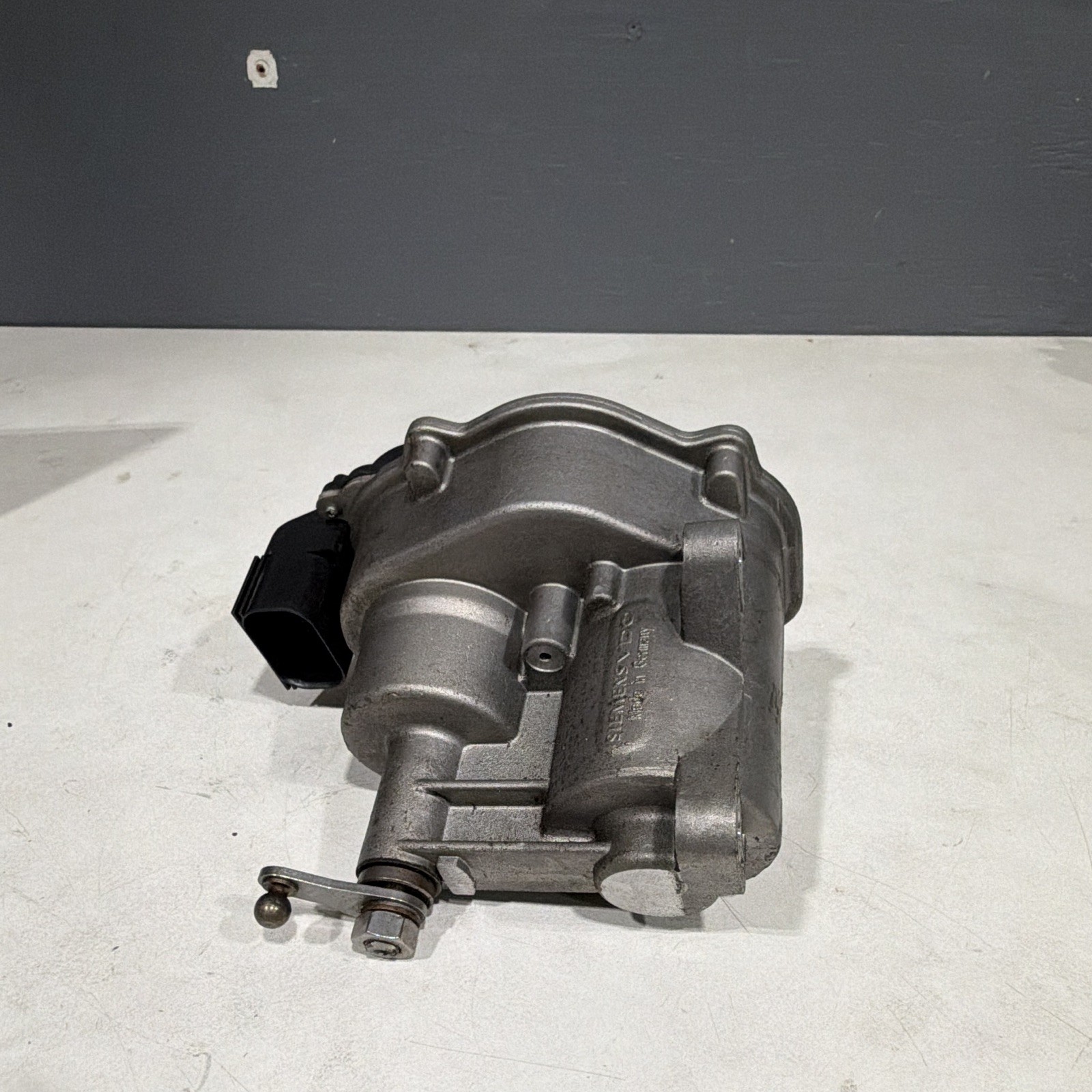 BMW M3 M5 M6 Throttle Actuator E90 E92 E60 E61 E63 E64 OEM 13627834494 2004-2013
