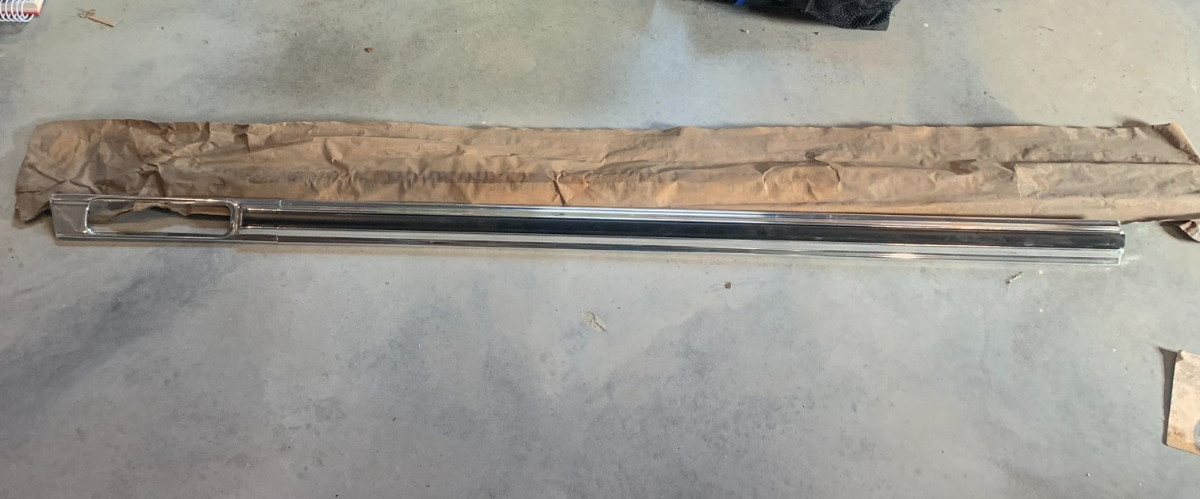 NOS 1973-79 Ford F100/250 Truck 1978-79 Bronco LH Fender Molding D3TZ-16004-C NOS 1973-79 Ford F100/250 Truck 1978-79 Bronco LH Fender Molding D3TZ-16004-C
