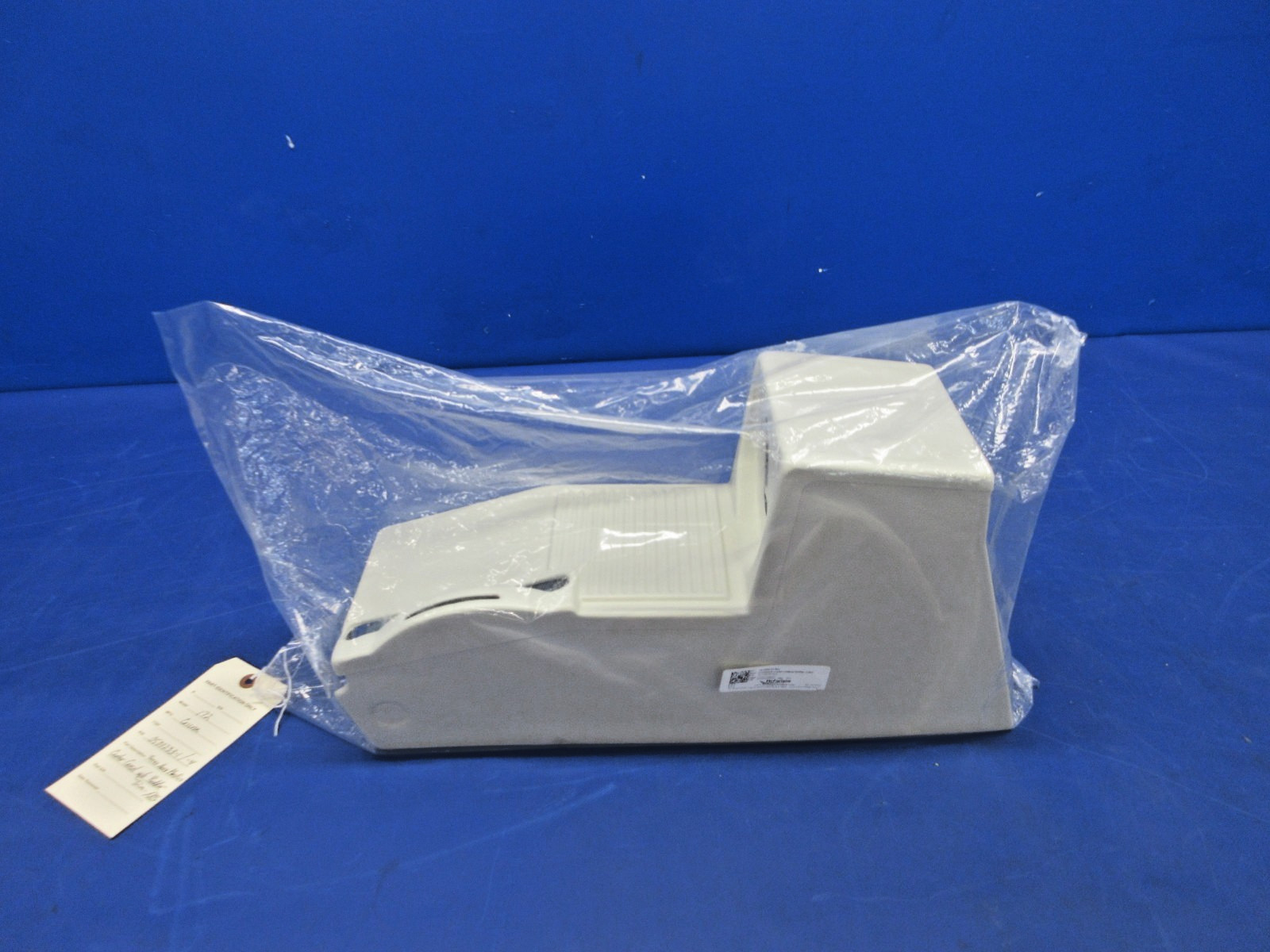 Cessna 172 E thru 172 M Console w/o Rudder Trim 28-0500233-80A NOS (0726-892)
