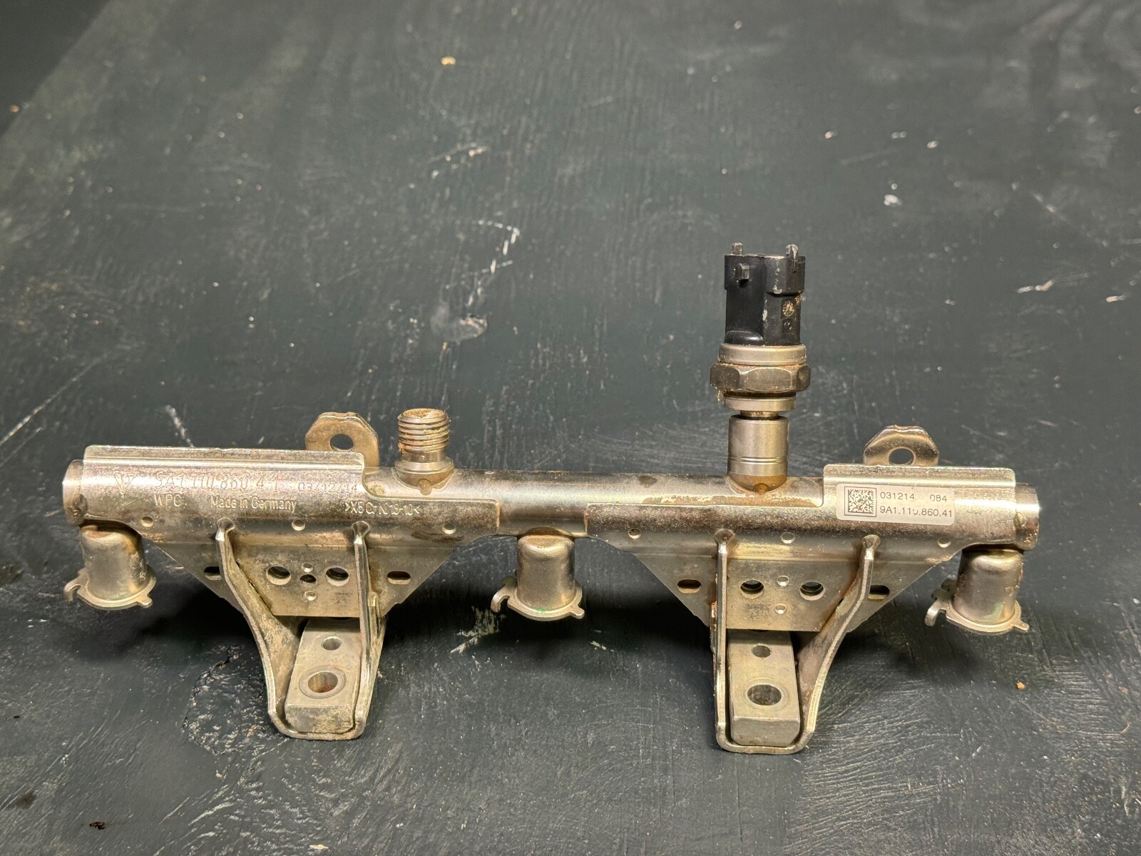 12-16 PORSCHE 911 991 3.8 S MA1.03 FUEL INJECTION RAIL CYLINDER 4-6 27K MILES