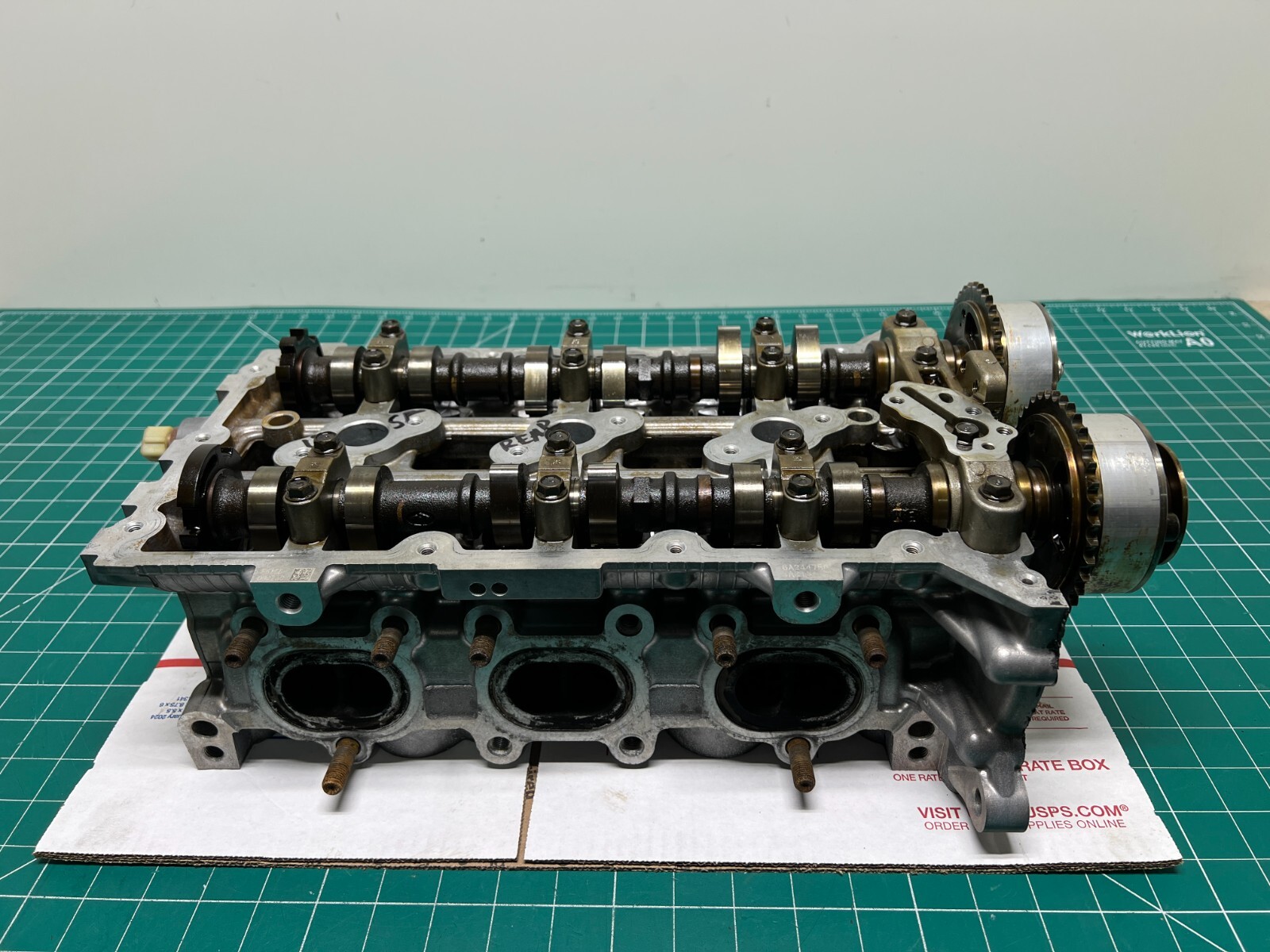 12-17 HYUNDAI SANTA FE AZERA 3.3L RIGHT ENGINE CYLINDER HEAD W/ CAMSHAFT OEM