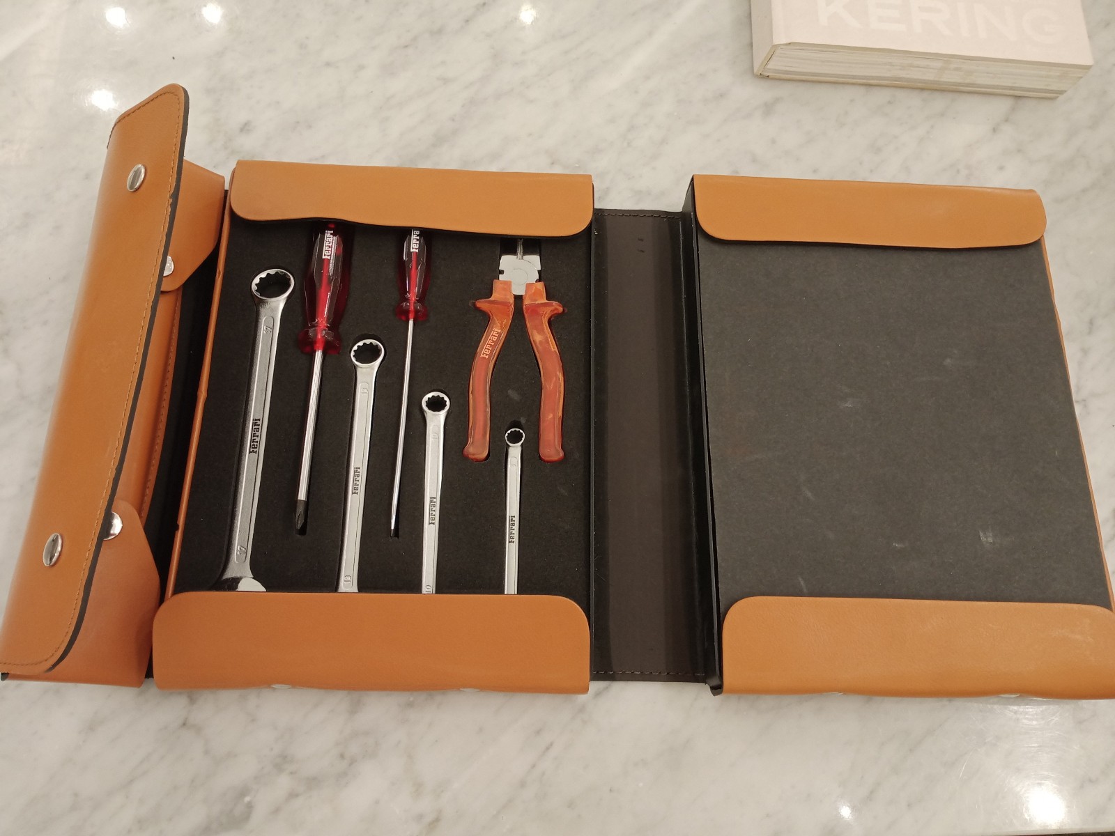 Ferrari 550, 575, 360 and 612 Leather toolkit with all the tools, fuses and bulb