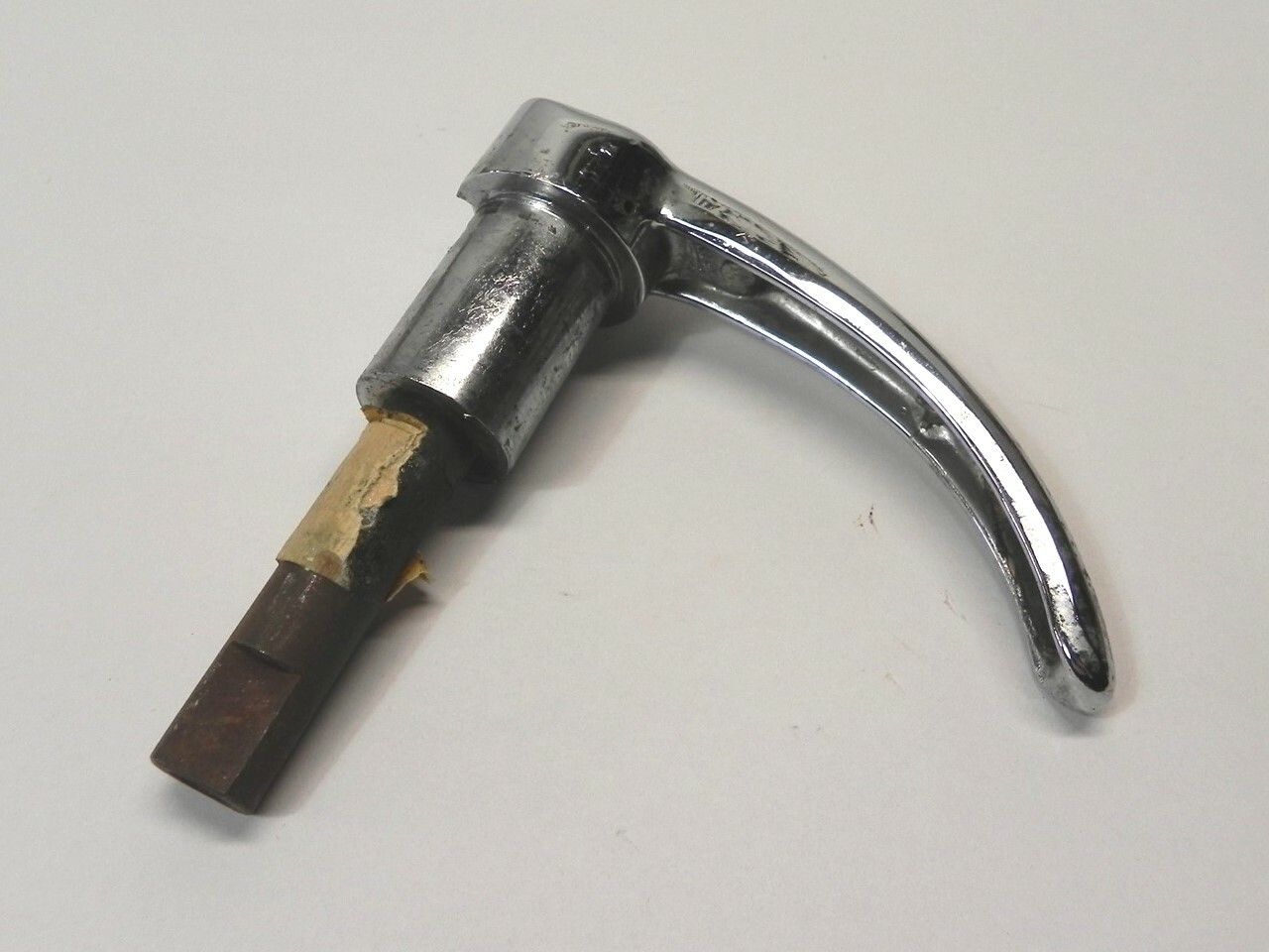 1947-48 KAISER FRAZER | *NOS* CHROME TRUNK LID HANDLE (IN GOOD CONDITION)