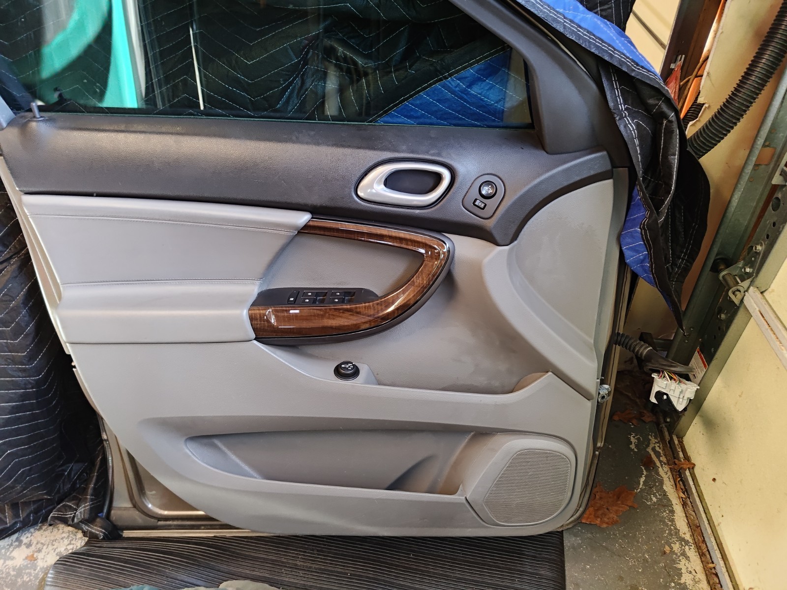 Saab 9-4x Front Driver LH Door Panel