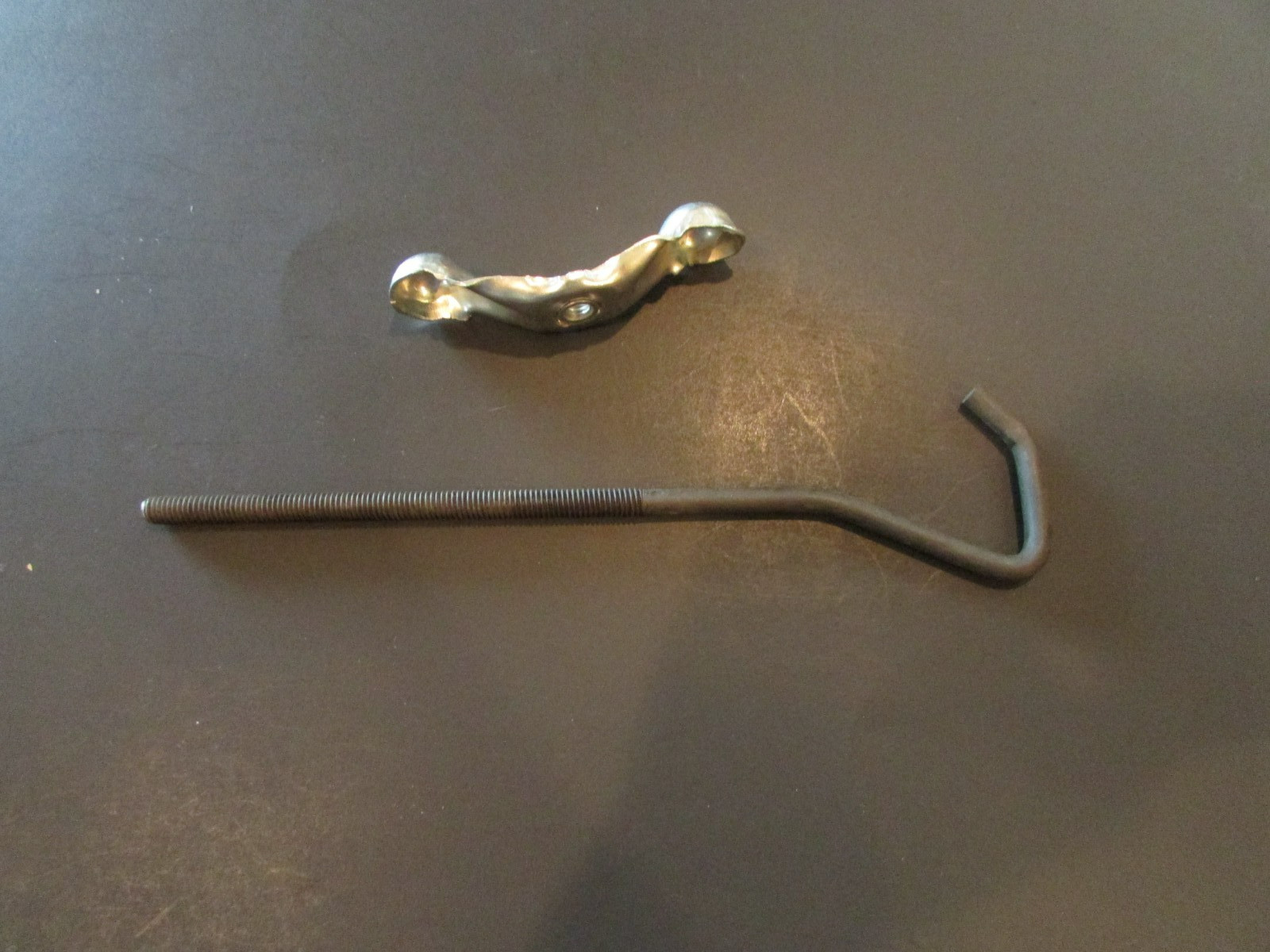 NOS GM Spare Tire Bolt & Wingnut Olds, Buick, Pontiac Older Original Black Bolt NOS GM Spare Tire Bolt & Wingnut Olds, Buick, Pontiac Older Original Black Bolt