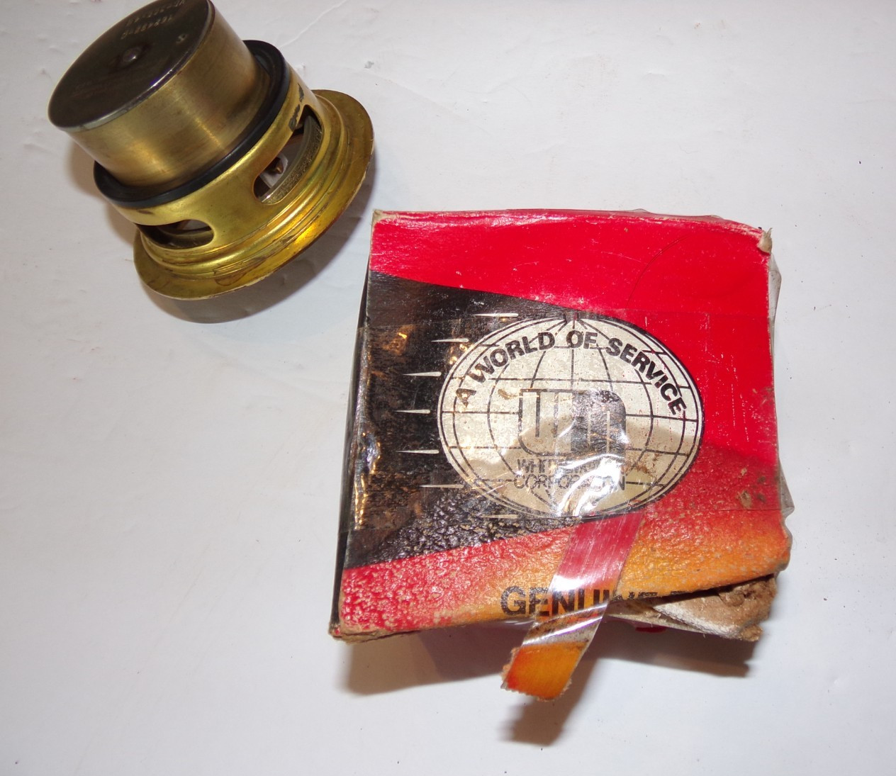 White Motor Co. Vernatherm Coolant Thermostat 162492-C VD-300-4B NOS Made in US White Motor Co. Vernatherm Coolant Thermostat 162492-C VD-300-4B NOS Made in US