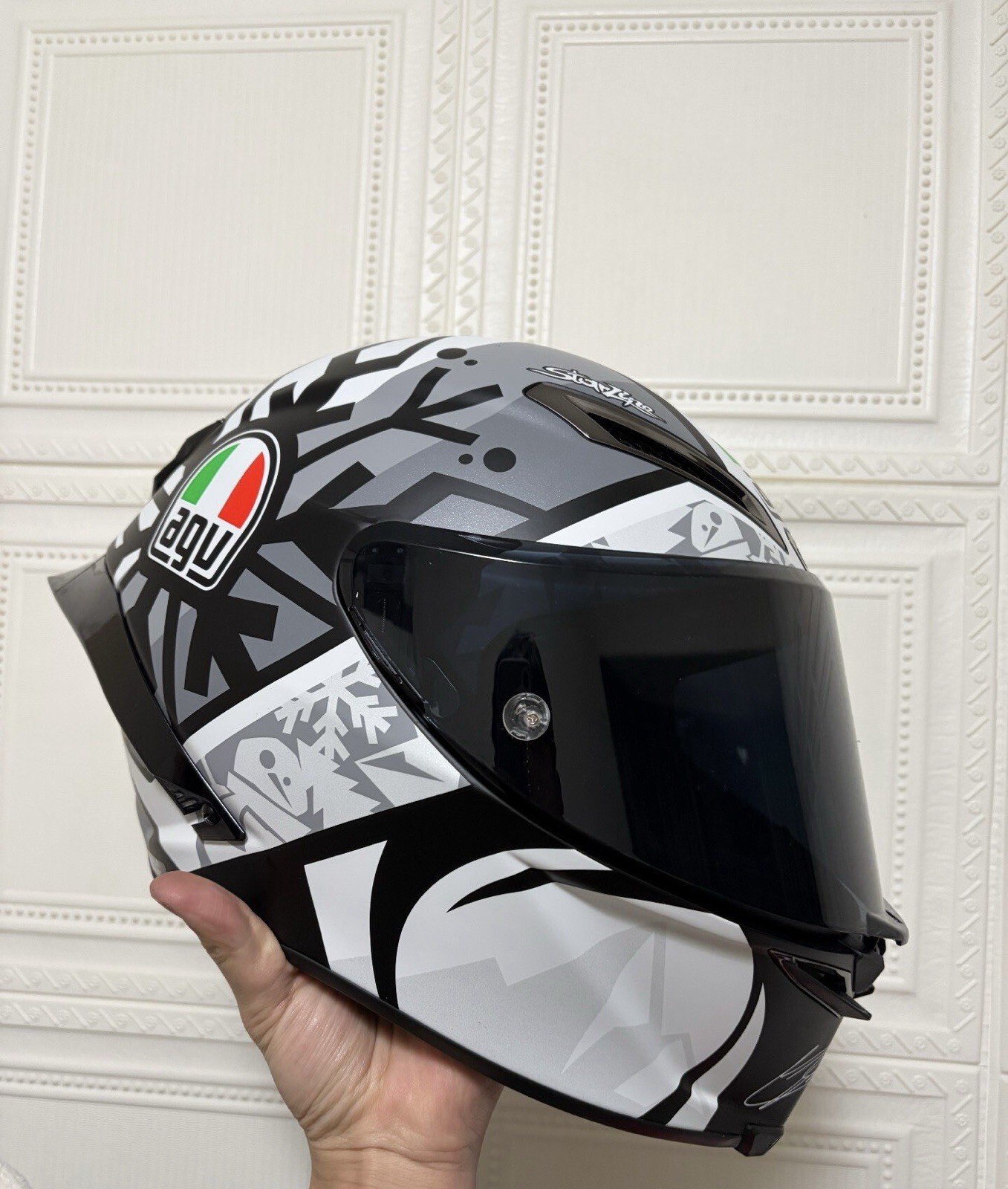 AGV  Pista GPRR snowflake   Size XL