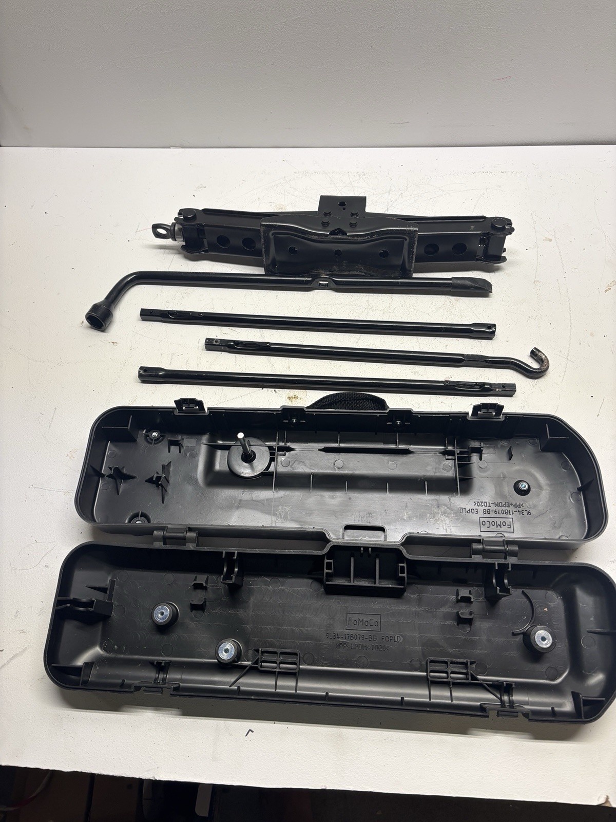 FORD F150 F-150 CREWCAB JACK TOOL KIT 2009 2010 2011 2012 2013 2014 CREW CAB 09
