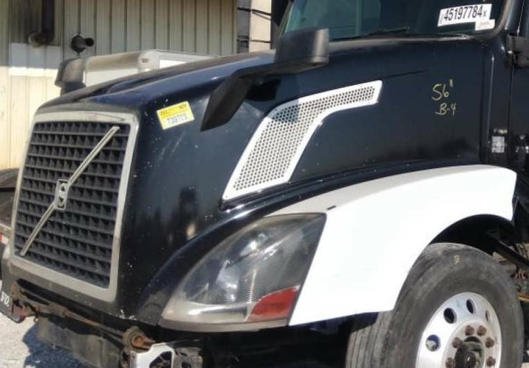 For 2011 VOLVO VNL HOOD N/A ,  IL