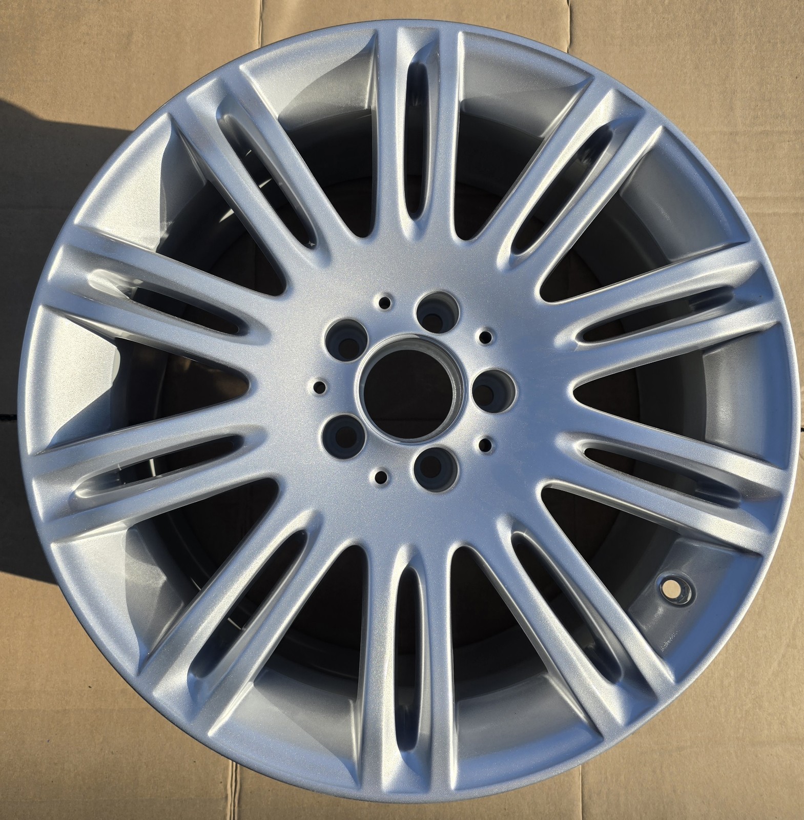Mercedes-Benz E320 E350 E550 E63 OEM Factory Front Silver 2114015302 65432