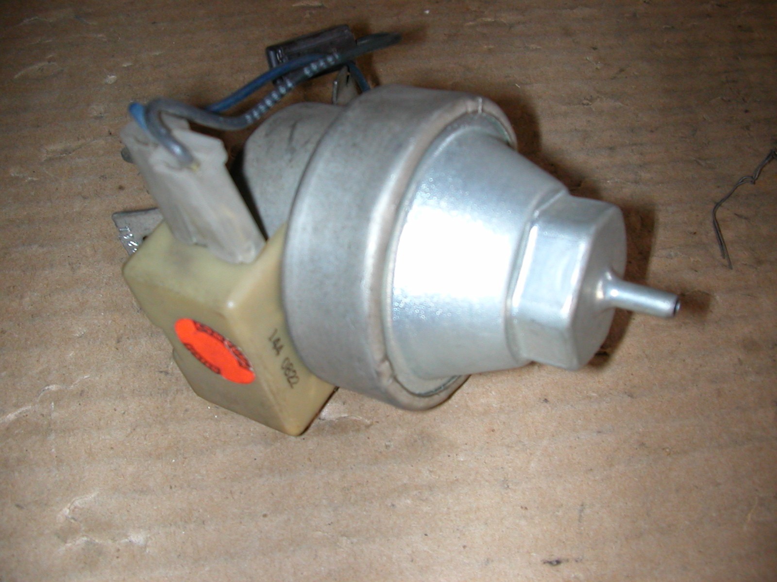 MOPAR NOS DISTRIBUTOR VACUUM CHAMBER - 70-71 DODGE/PLYMOUTH 383/440 - #3438261 MOPAR NOS DISTRIBUTOR VACUUM CHAMBER - 70-71 DODGE/PLYMOUTH 383/440 - #3438261