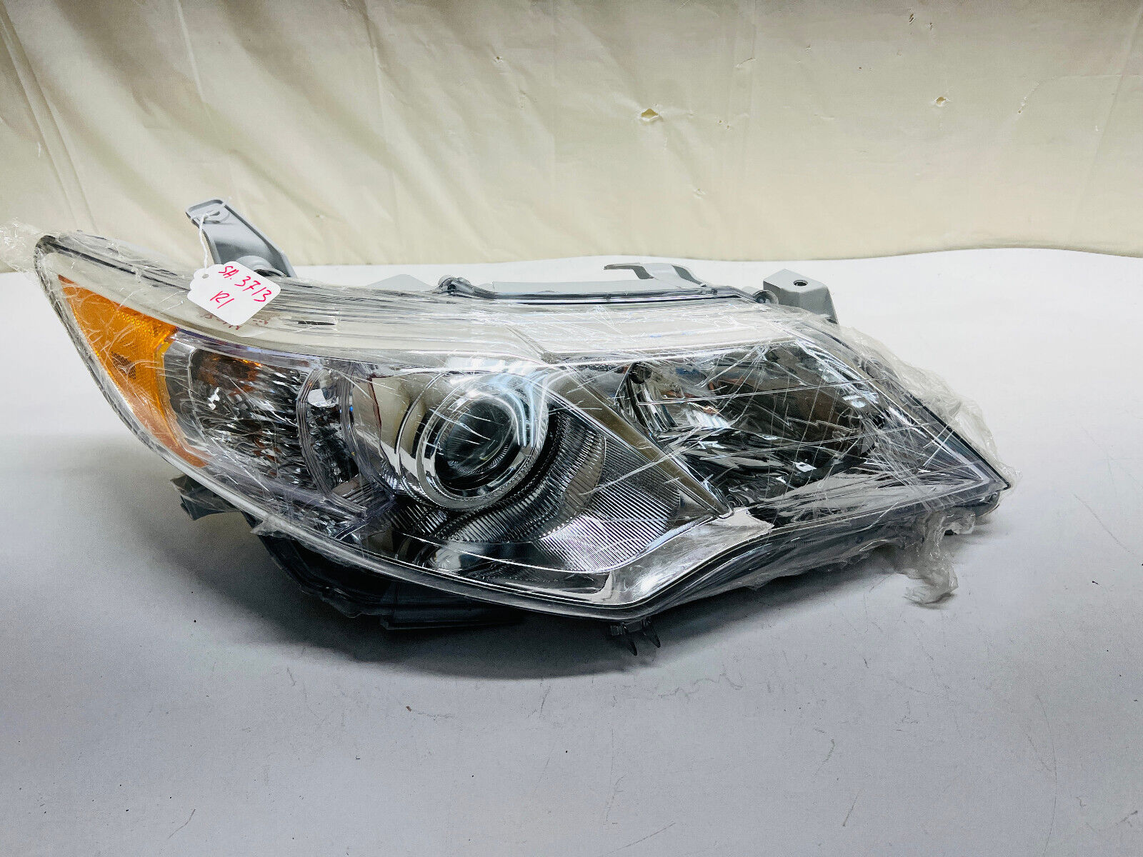 MINT 2012 2013 2014 TOYOTA CAMRY  FRONT  RIGHT HEADLIGHT