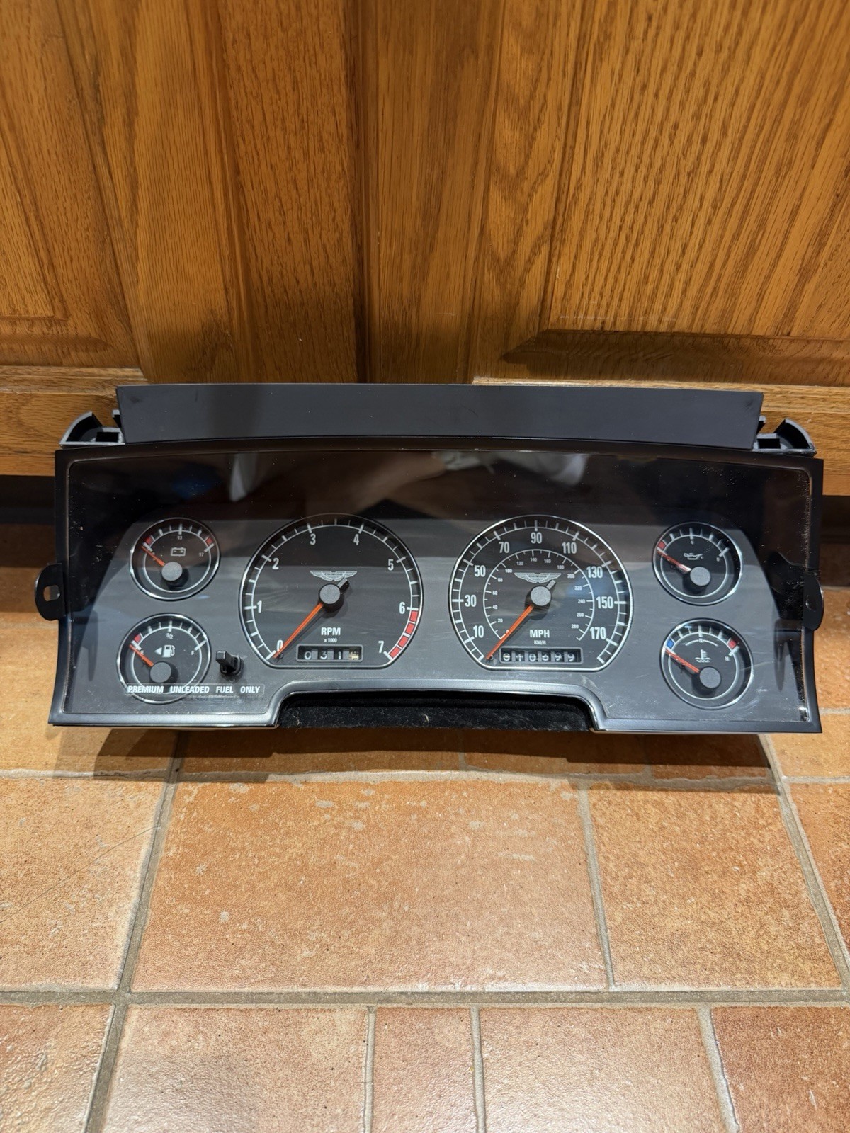Aston Martin DB7 Instrument Pack Type: SPD5835 Read Description