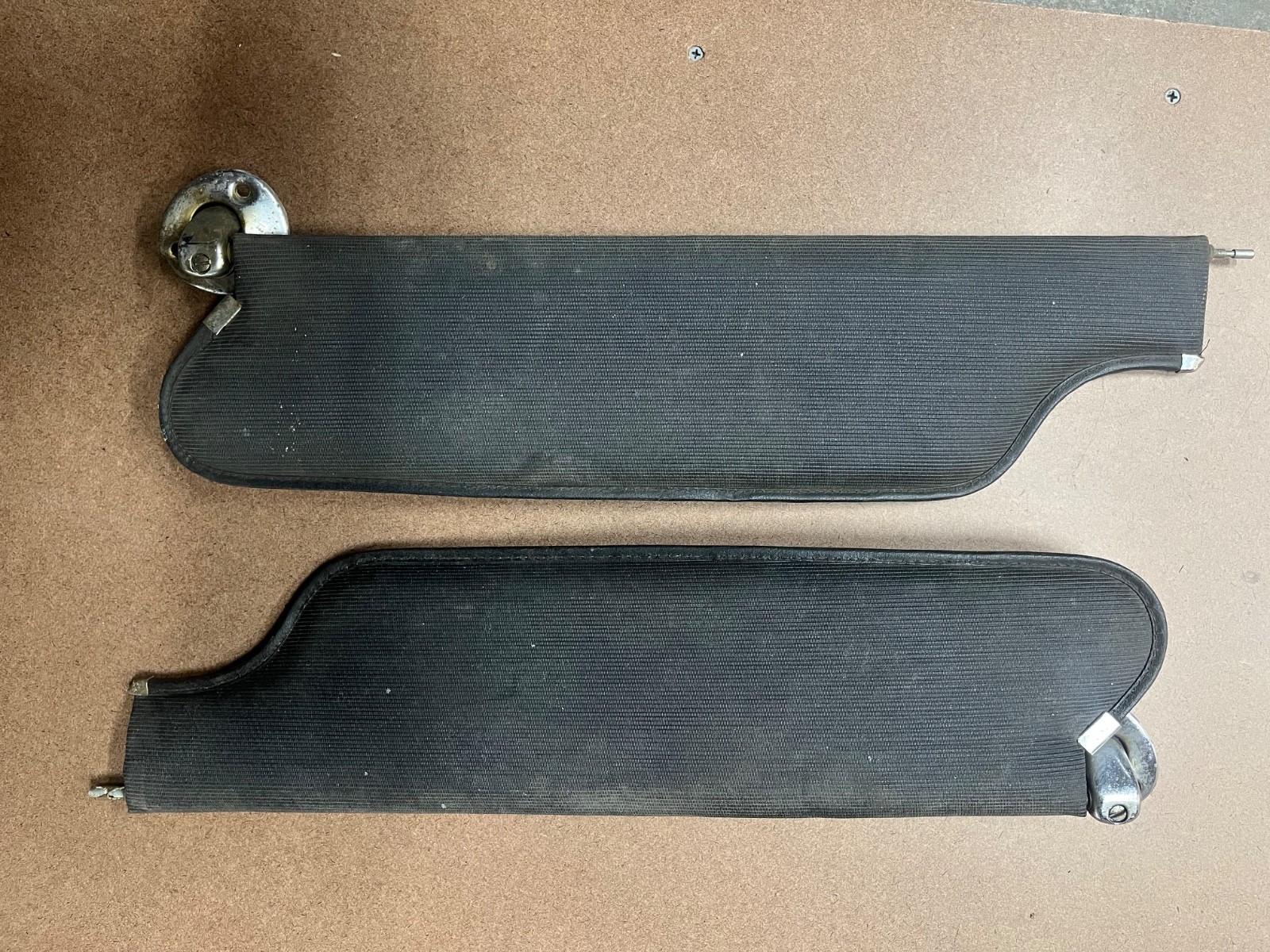 OEM 1967 1968 1969 CHEVY CAMARO PONTIAC FIREBIRD SUN VISORS GM #5716816 OEM 1967 1968 1969 CHEVY CAMARO PONTIAC FIREBIRD SUN VISORS GM #5716816