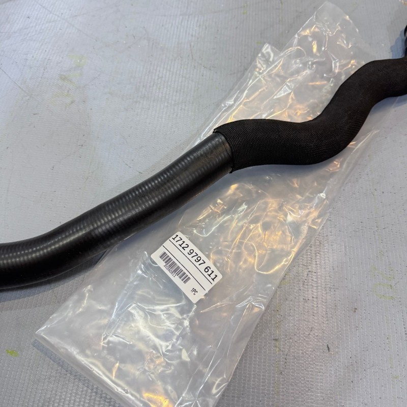 Upper Hose Fits BMW 2020-2025 17129797611 Upper Hose Fits BMW 2020-2025 17129797611