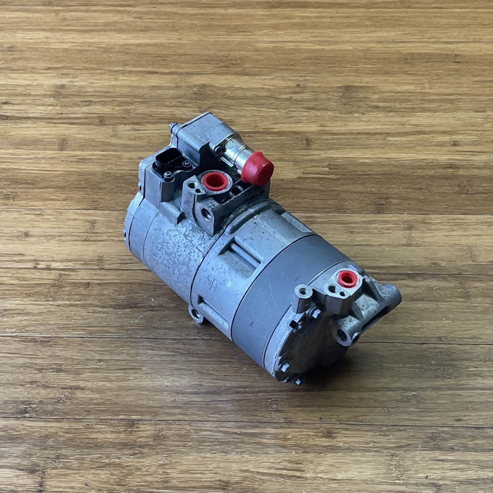 2016-2024 BMW 330e F30 A/C Electric Air Conditioning Compressor 79K Miles OEM