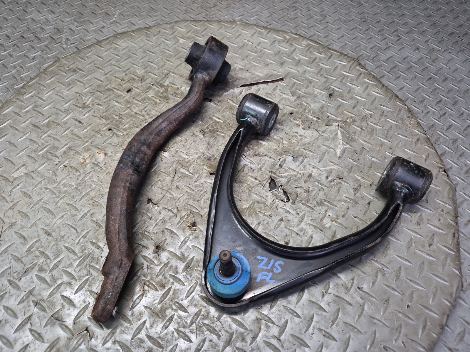 01-05 LEXUS IS300 SET OF 2 FRONT LEFT SUSPENSION CONTROL ARM FIGS ENGINEERING
