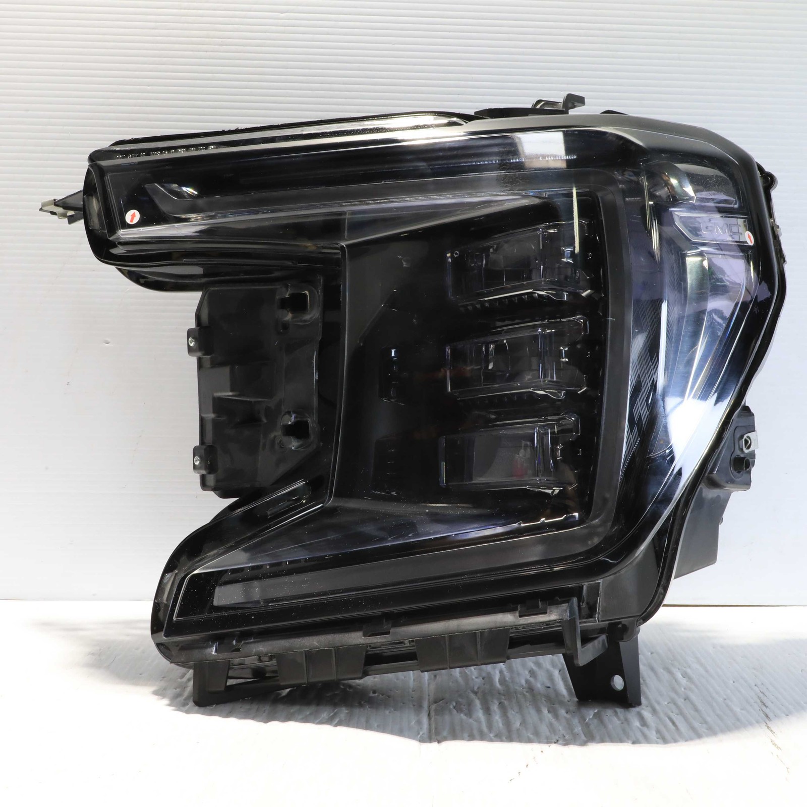 2021-2024 GMC Sierra Yukon Black Trim Precision LED Left Headlight OEM 85609438