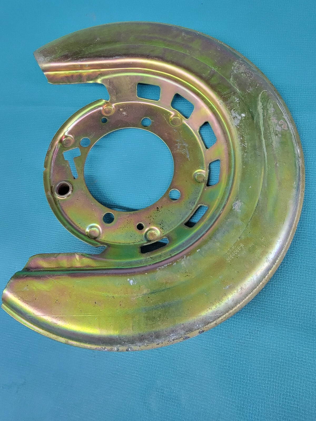 NOS 65-81 CORVETTE REAR PARKING BRAKE FLANGE PLATE BRACKET RH RIGHT GM 5465983 NOS 65-81 CORVETTE REAR PARKING BRAKE FLANGE PLATE BRACKET RH RIGHT GM 5465983