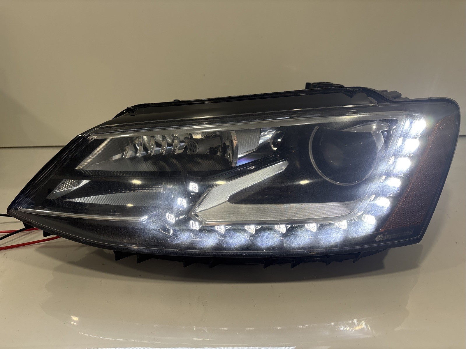 2015 2016 Volkswagen Jetta Xenon HID w/ Direction Beam Headlight Driver Left OEM
